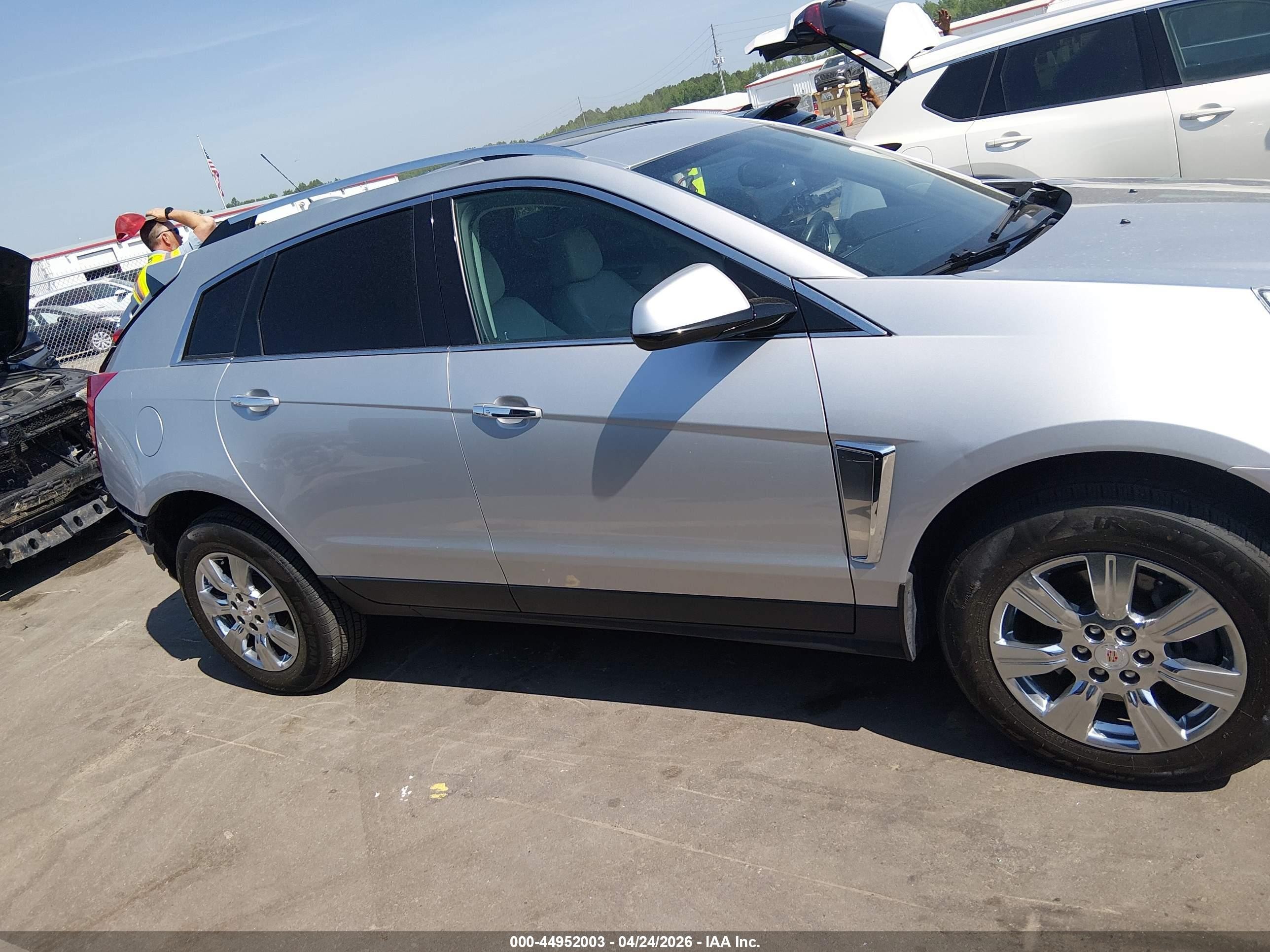 2016 Cadillac Srx Luxury Collection Silver vin: 3GYFNBE38GS529204