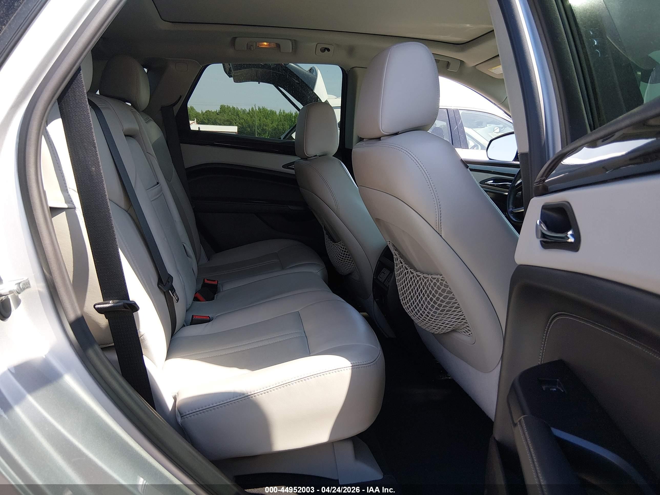2016 Cadillac Srx Luxury Collection Silver vin: 3GYFNBE38GS529204