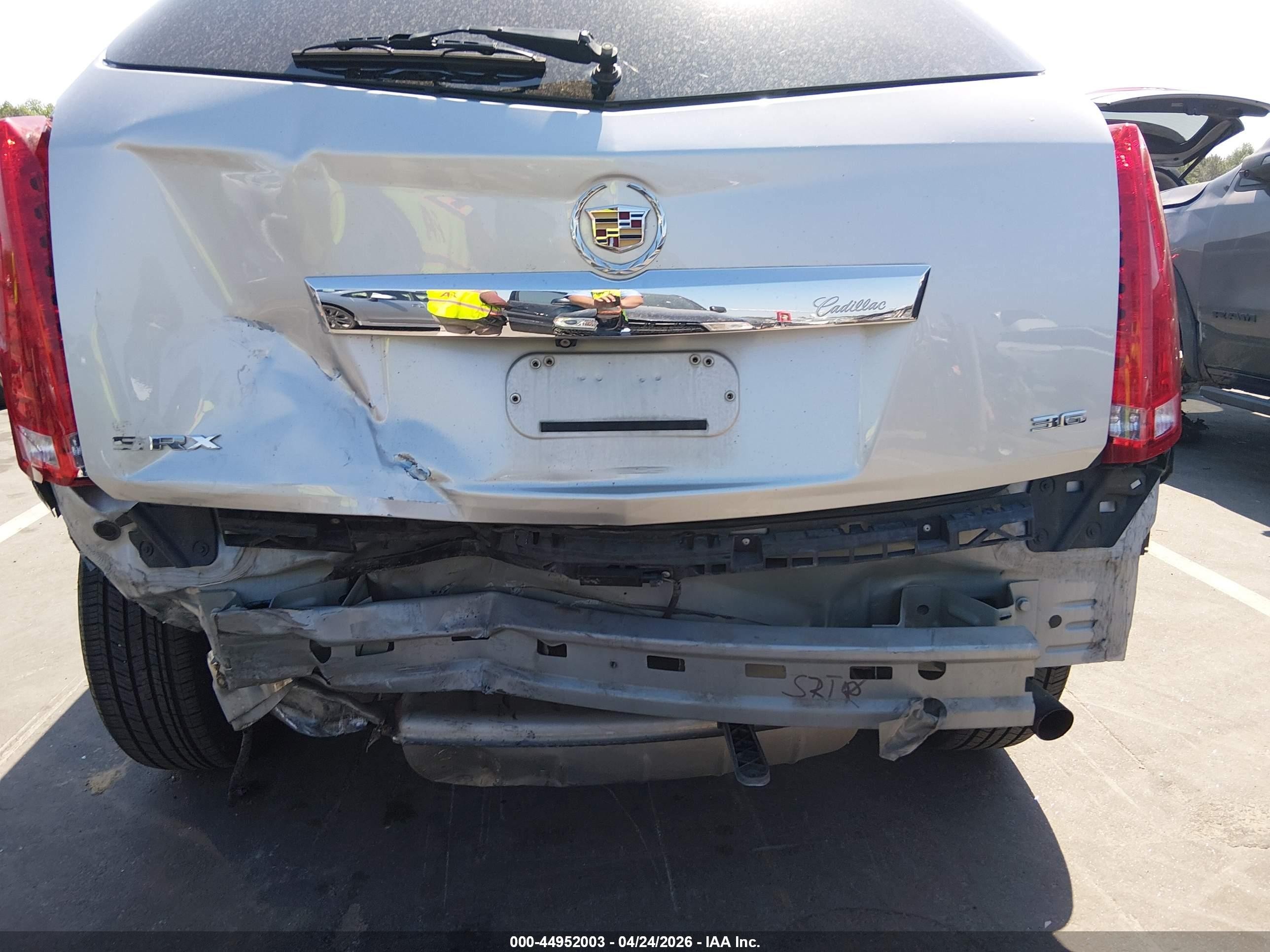 2016 Cadillac Srx Luxury Collection Silver vin: 3GYFNBE38GS529204