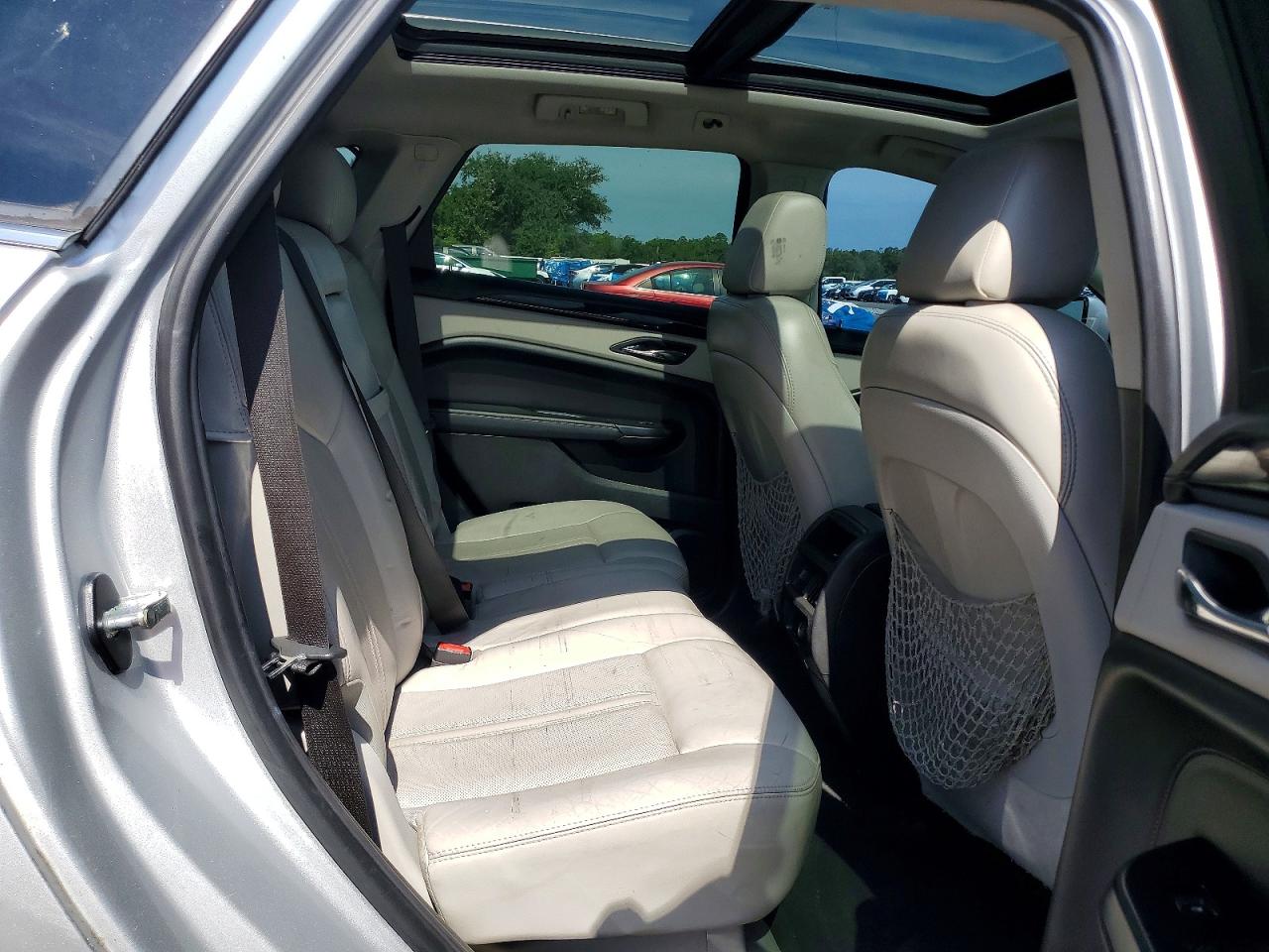 2014 Cadillac Srx Luxury Collection Silver vin: 3GYFNBE3XES686665