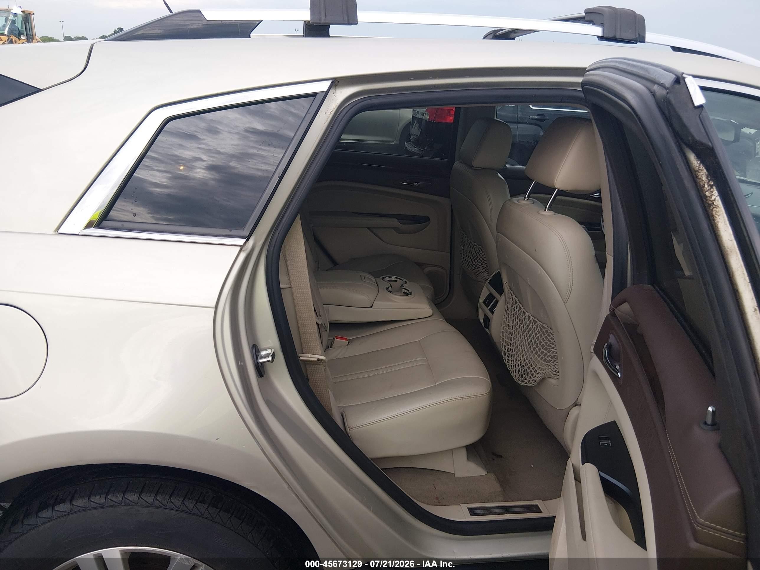 2015 Cadillac Srx Luxury Collection Золотой vin: 3GYFNBE3XFS525332