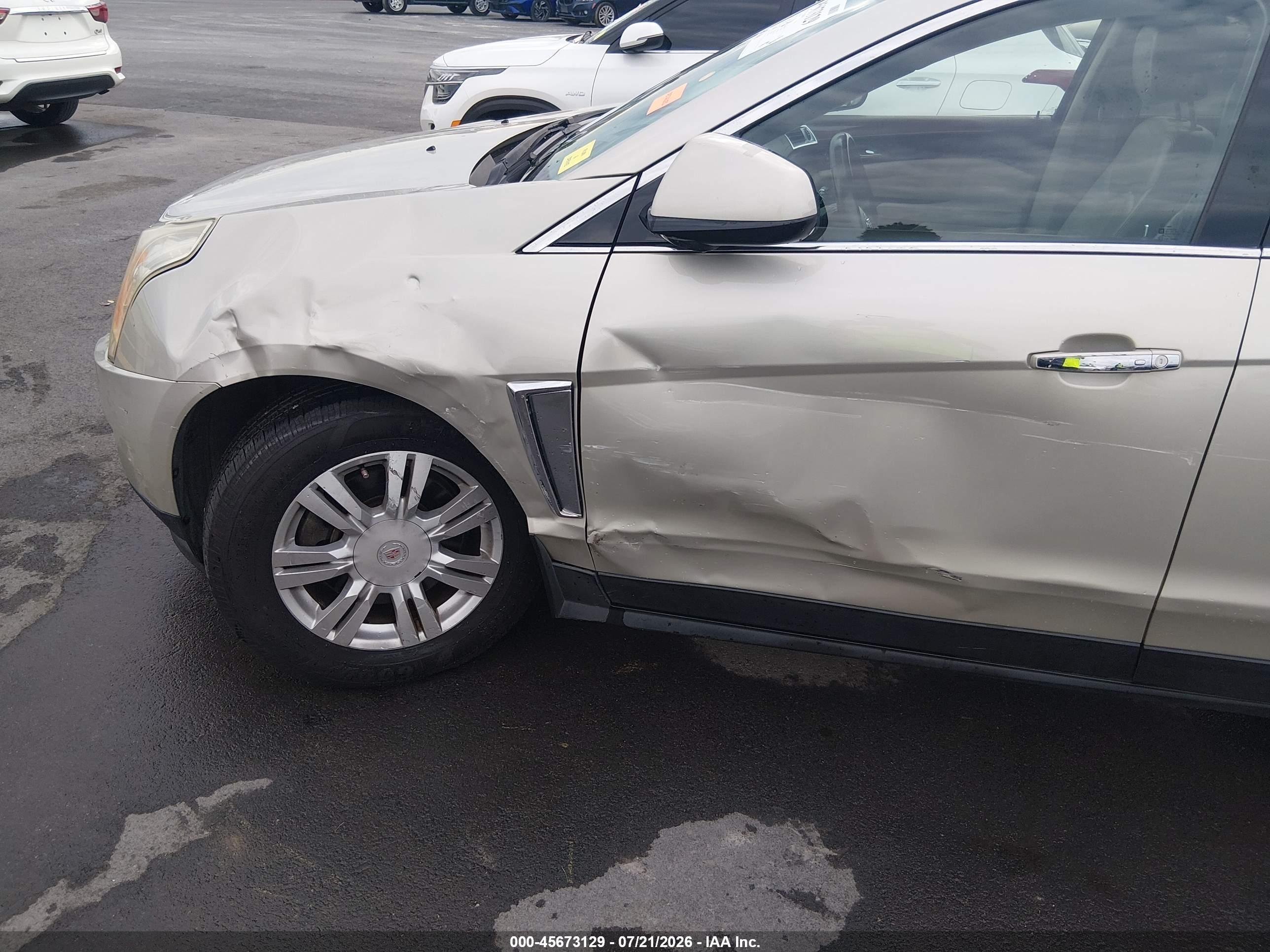 2015 Cadillac Srx Luxury Collection Золотой vin: 3GYFNBE3XFS525332