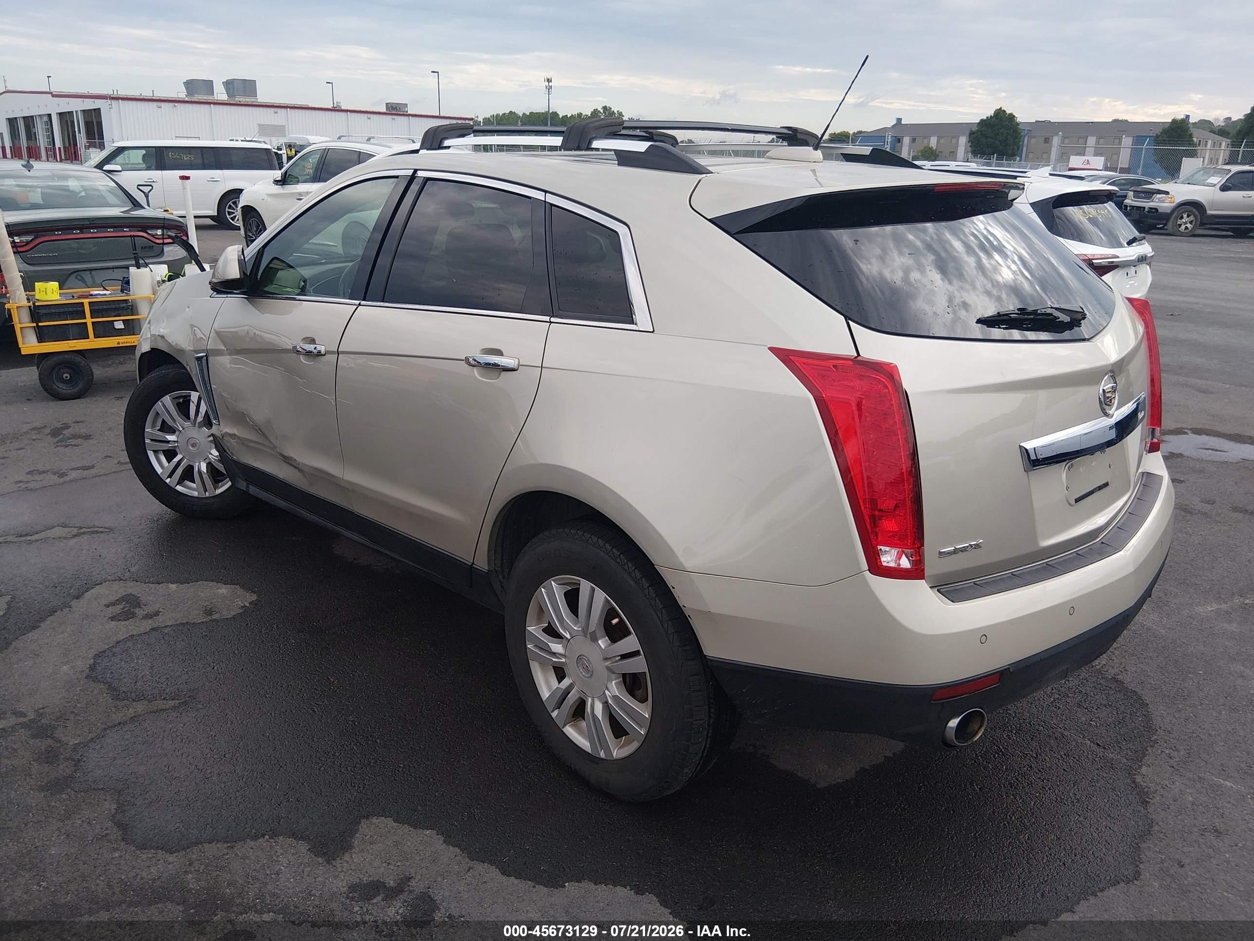 2015 Cadillac Srx Luxury Collection Золотой vin: 3GYFNBE3XFS525332