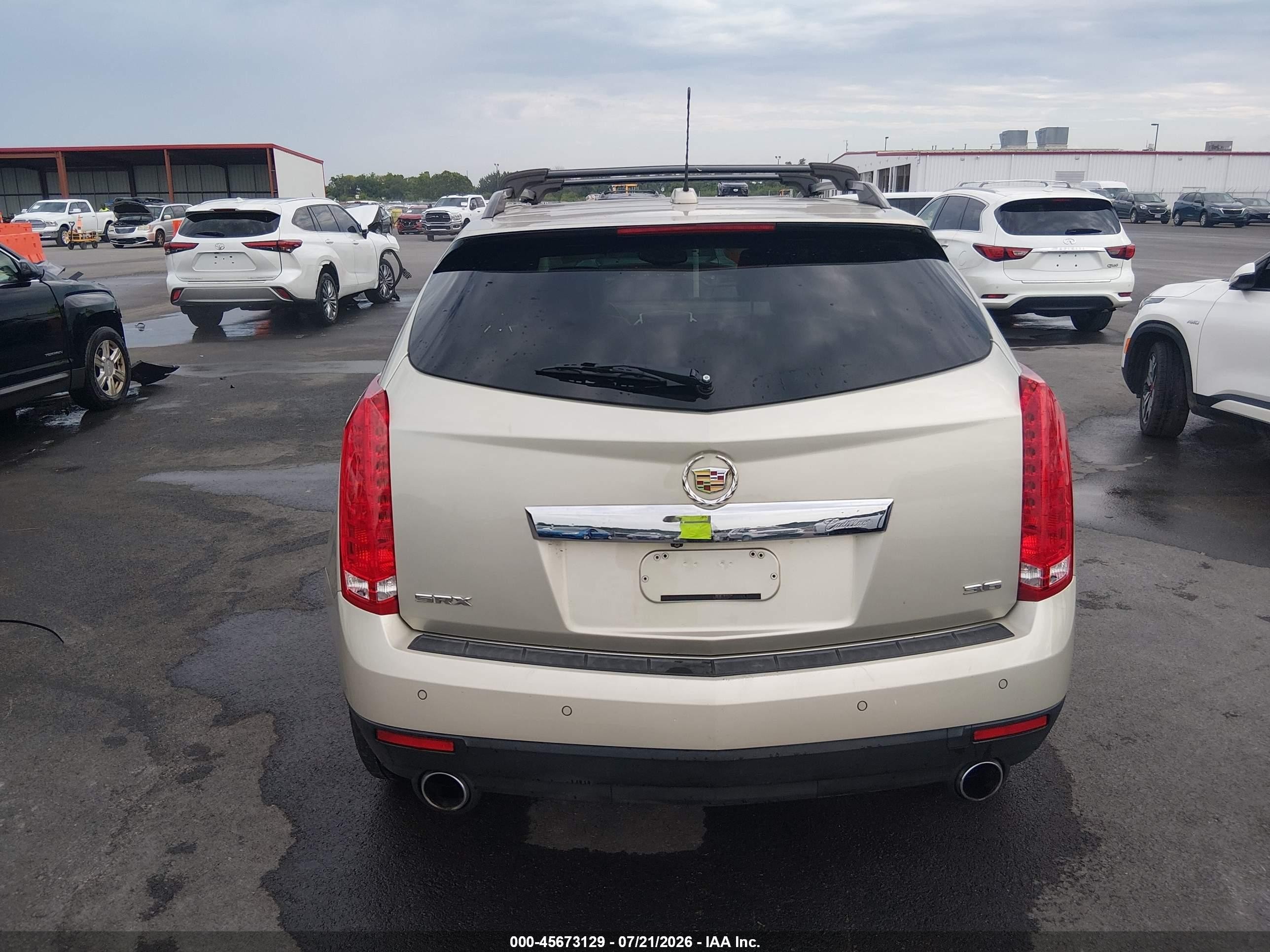 2015 Cadillac Srx Luxury Collection Золотой vin: 3GYFNBE3XFS525332