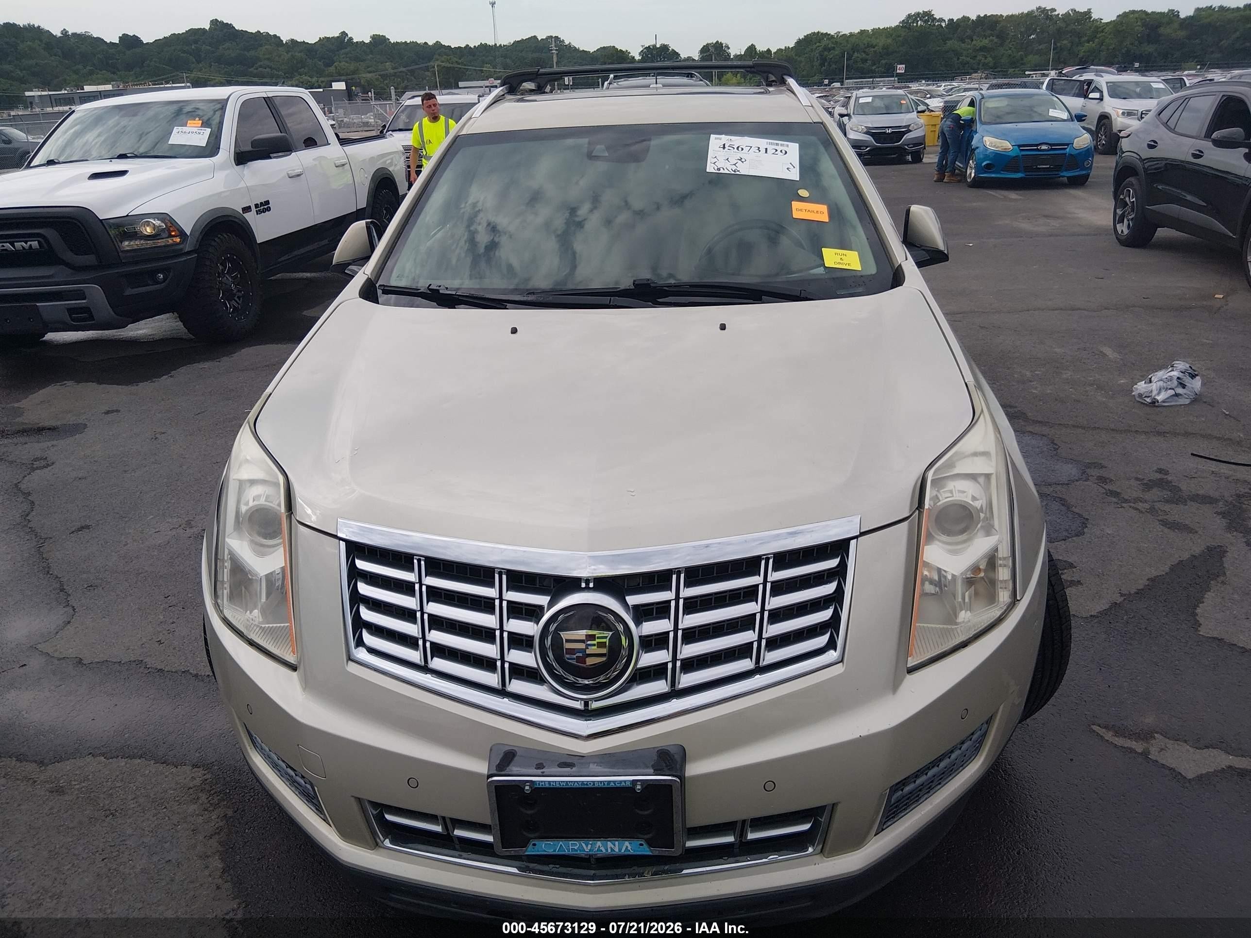 2015 Cadillac Srx Luxury Collection Золотой vin: 3GYFNBE3XFS525332