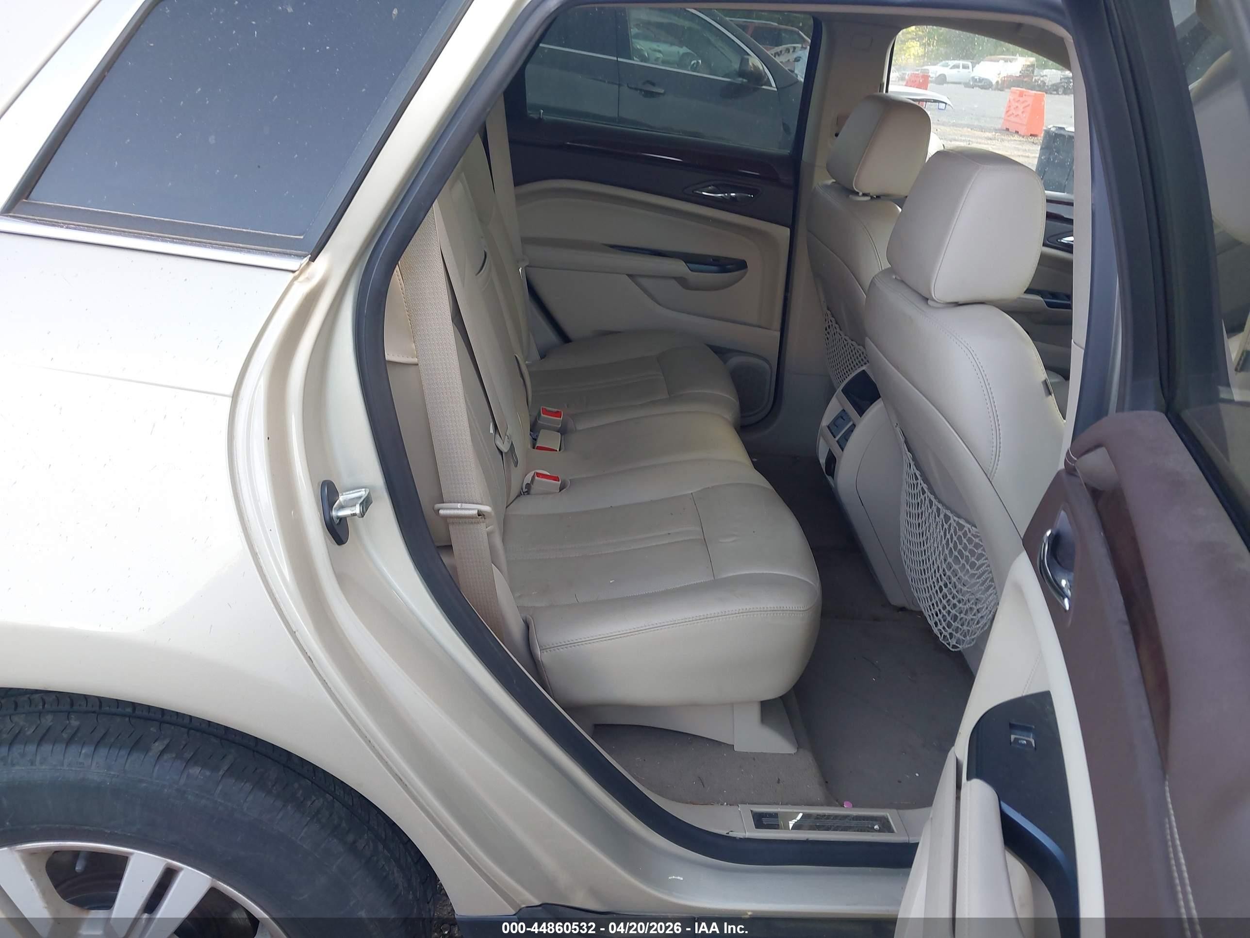 2015 Cadillac Srx Luxury Collection Champagne vin: 3GYFNBE3XFS529641