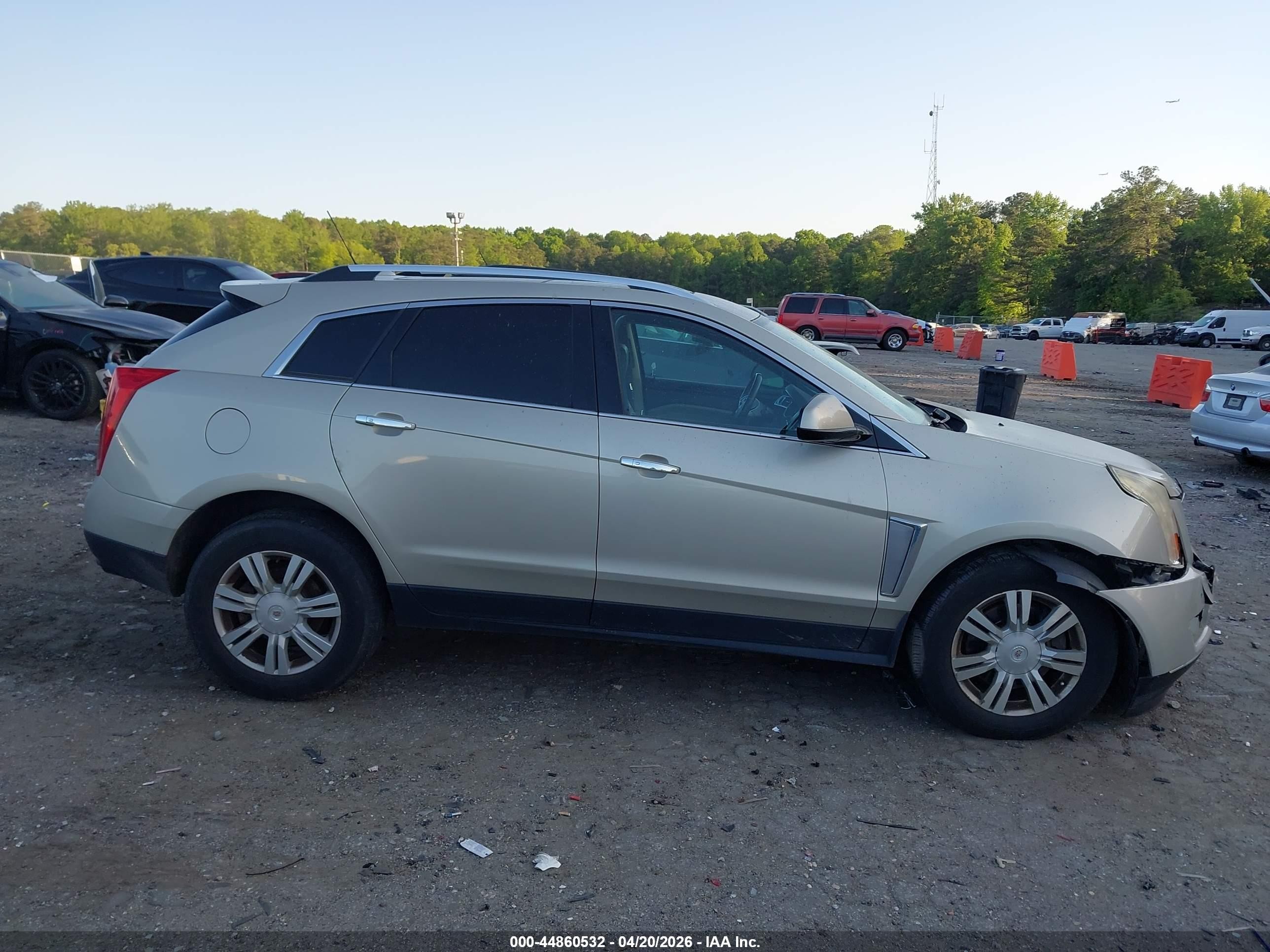 2015 Cadillac Srx Luxury Collection Champagne vin: 3GYFNBE3XFS529641