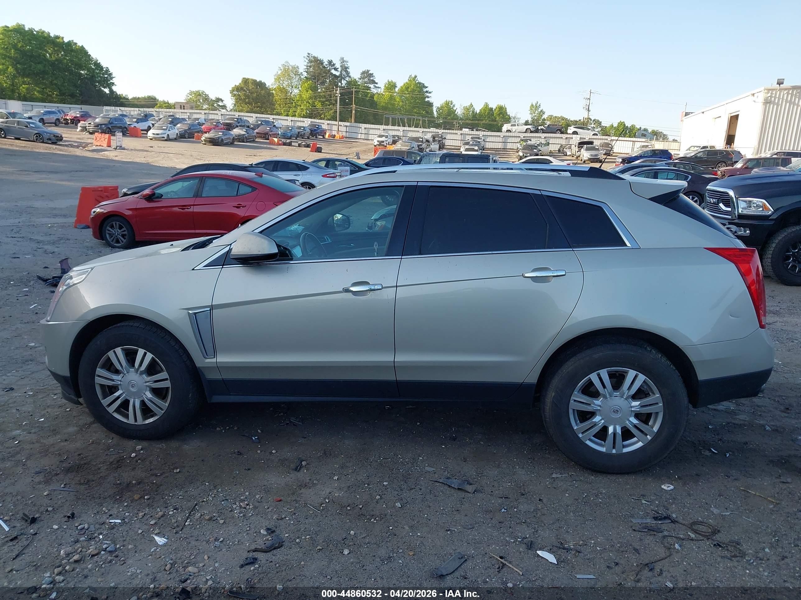 2015 Cadillac Srx Luxury Collection Champagne vin: 3GYFNBE3XFS529641