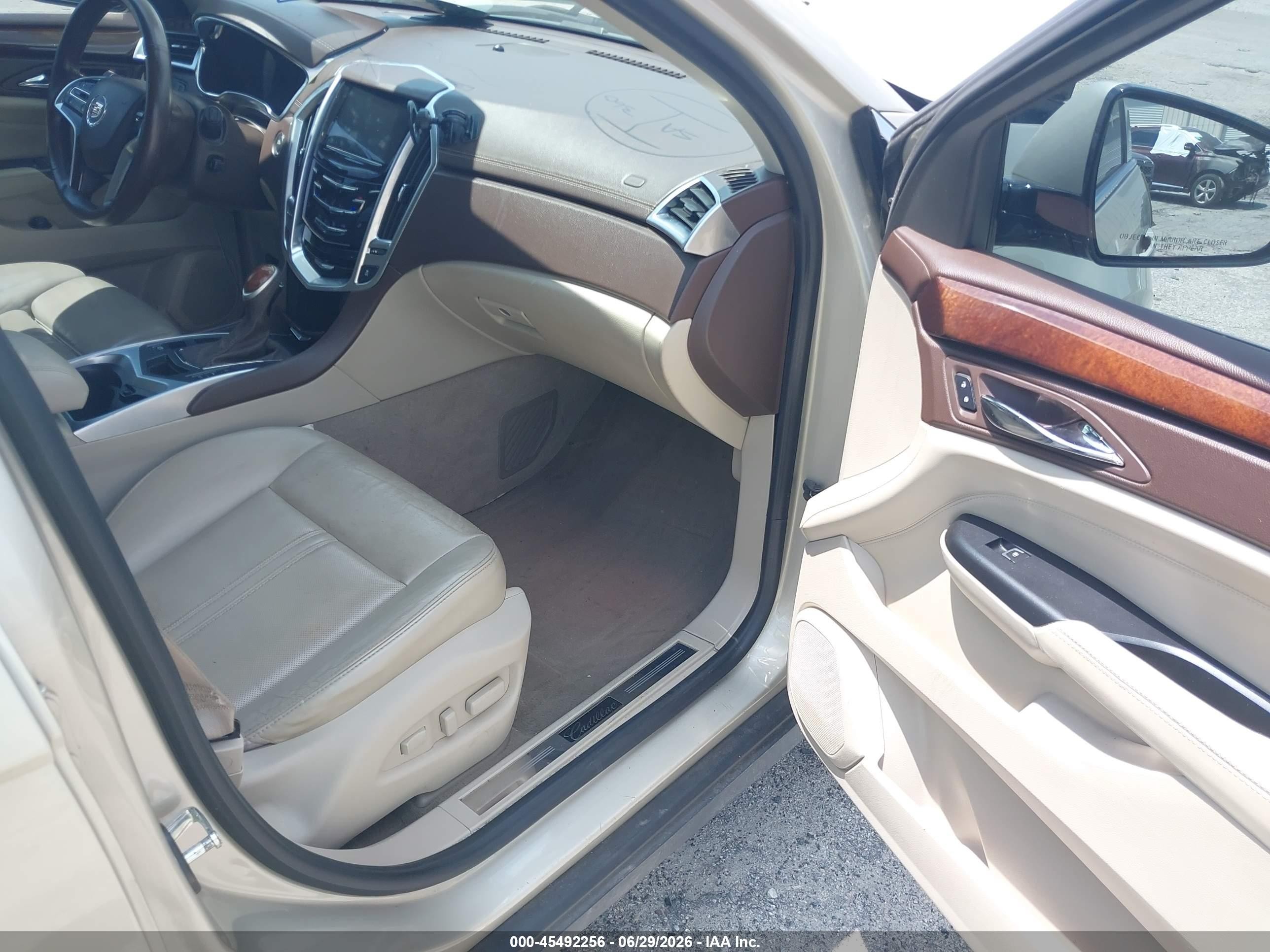2015 Cadillac Srx Performance Collection Beige vin: 3GYFNCE31FS570987