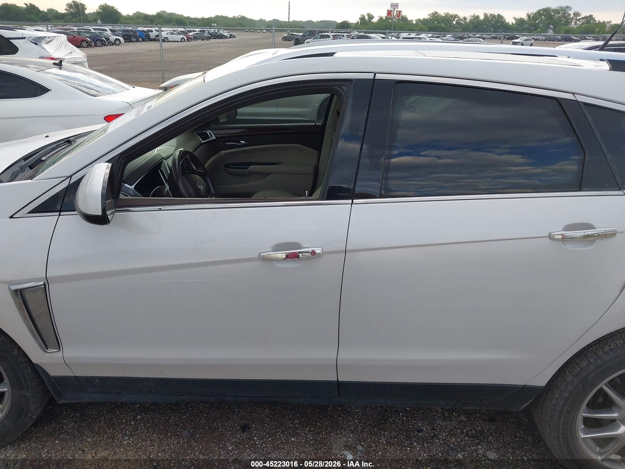 2014 Cadillac Srx Performance Collection White vin: 3GYFNCE33ES545071