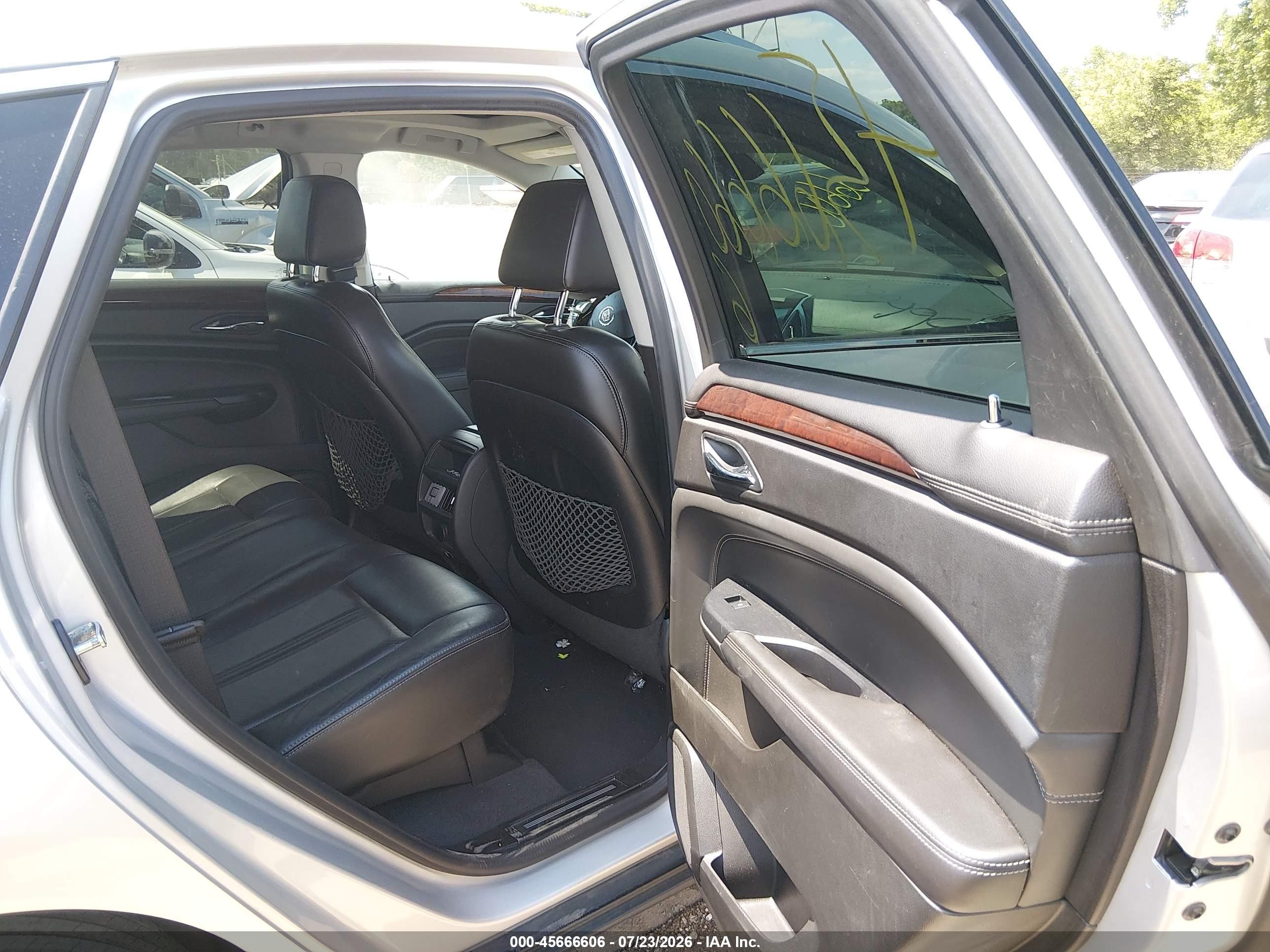 2013 Cadillac Srx Luxury Collection Silver vin: 3GYFNCE34DS652547