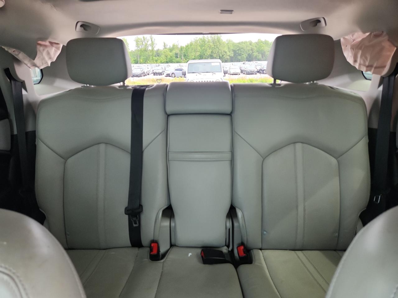 2013 Cadillac Srx Luxury Collection Серебряный vin: 3GYFNCE38DS560602