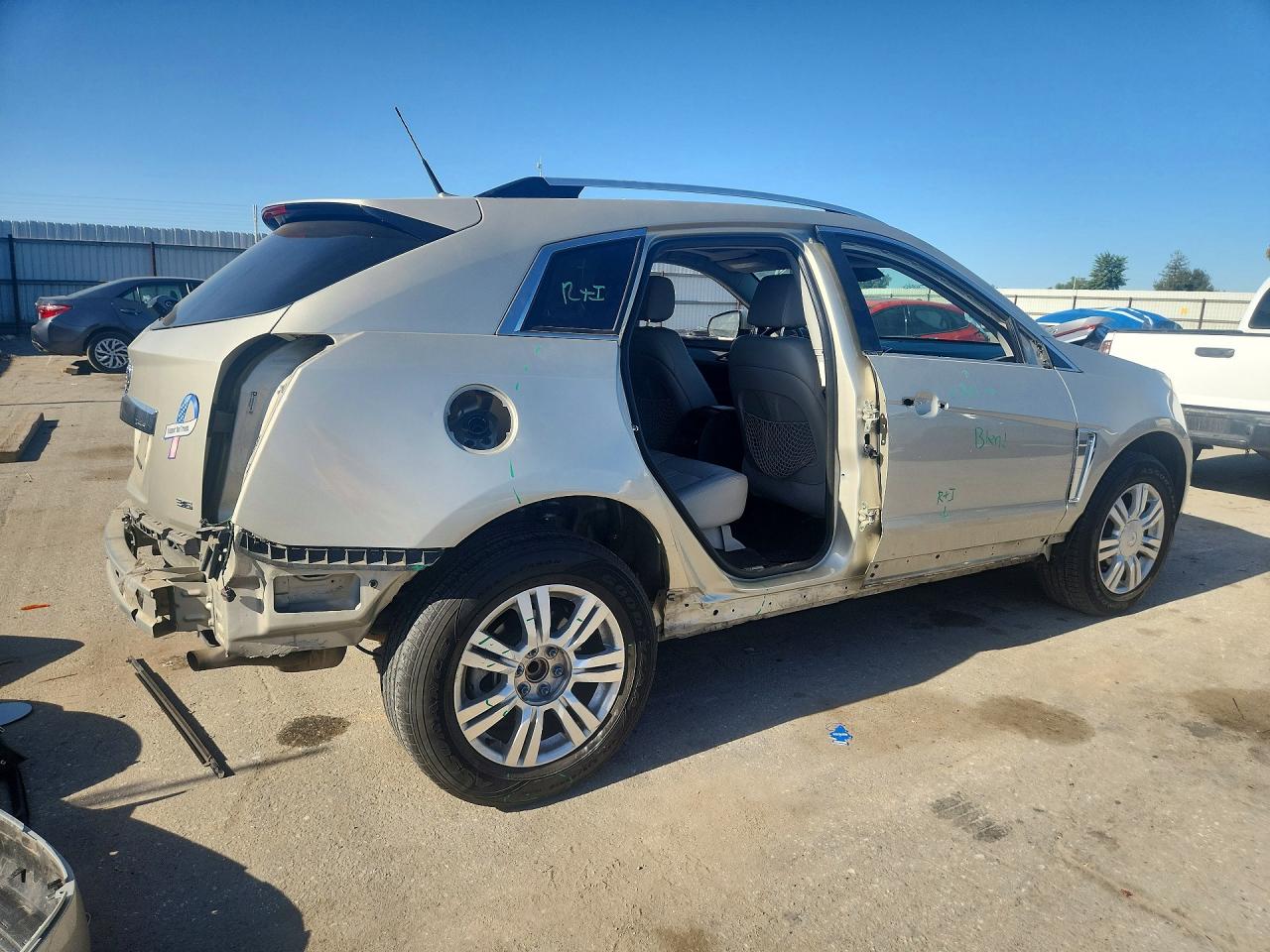 2013 Cadillac Srx Luxury Collection Gold vin: 3GYFNCE39DS543663