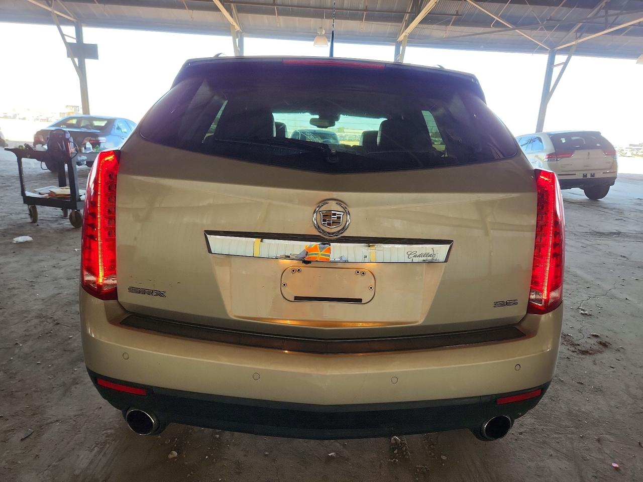 2014 Cadillac Srx Performance Collection Cream vin: 3GYFNCE39ES646700
