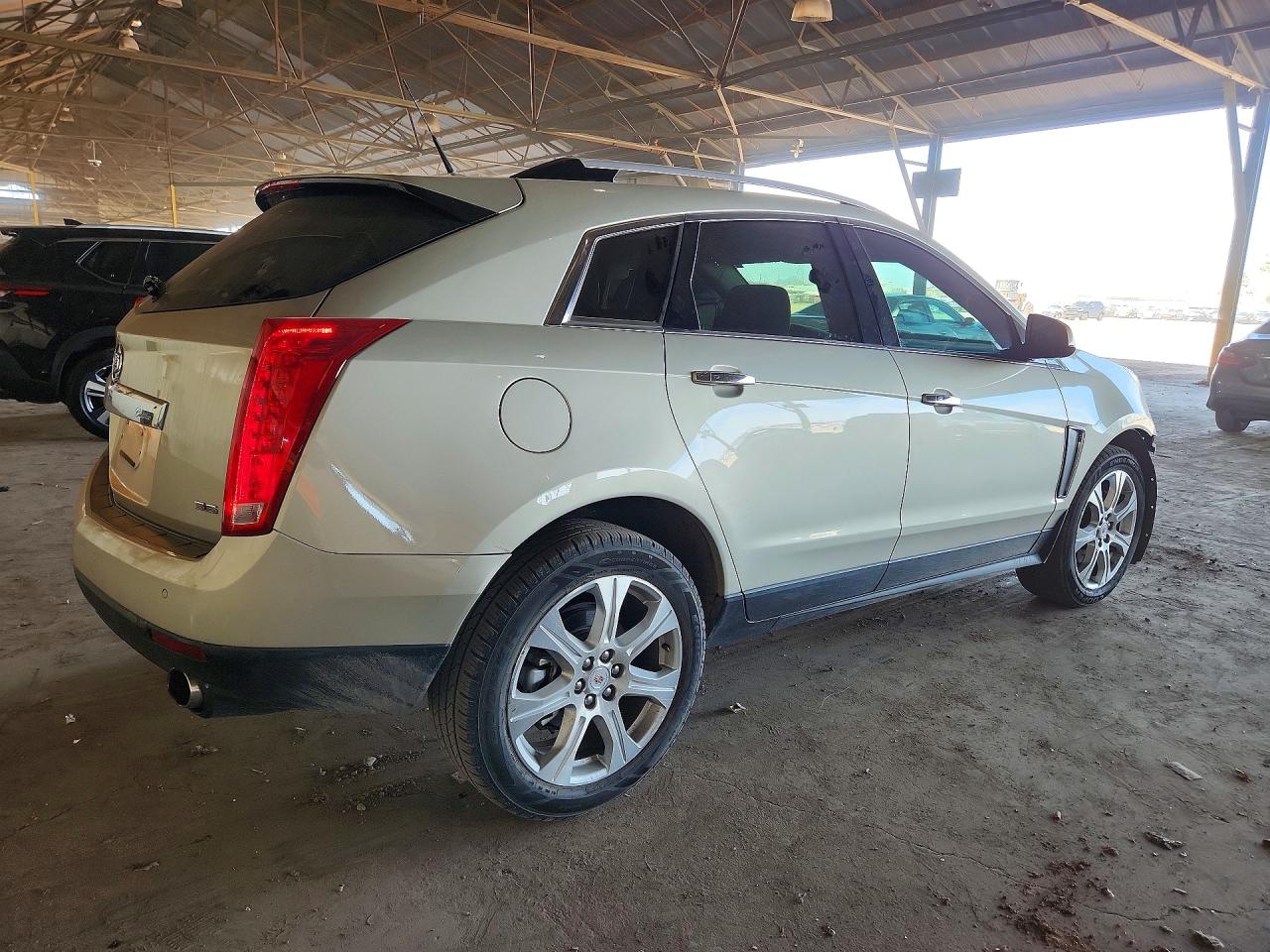 2014 Cadillac Srx Performance Collection Cream vin: 3GYFNCE39ES646700