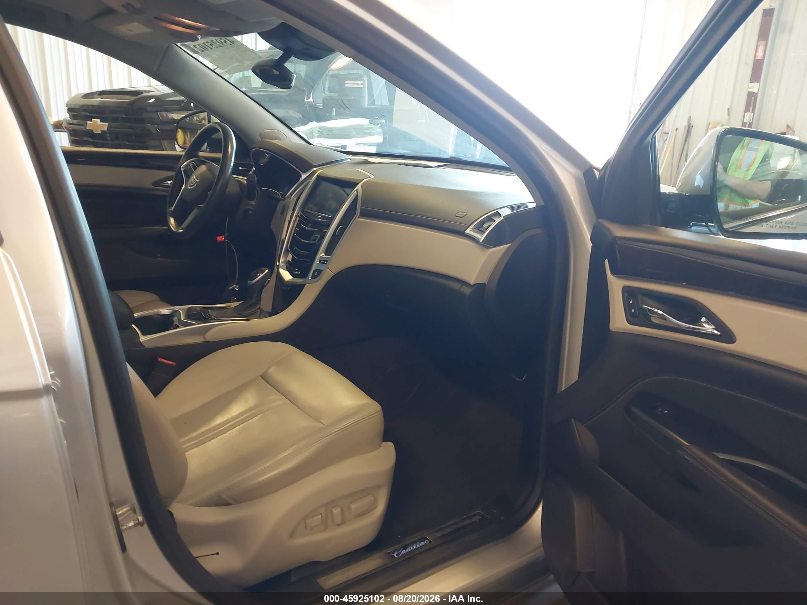 2015 Cadillac Srx Performance Collection Серебряный vin: 3GYFNCE39FS620308