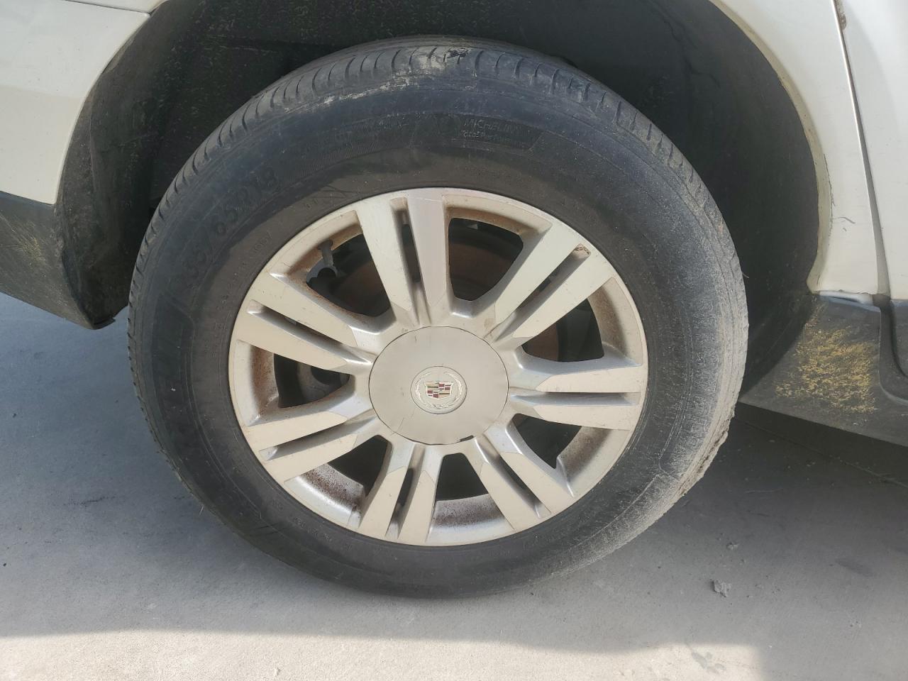 2013 Cadillac Srx Luxury Collection White vin: 3GYFNCE3XDS597568 Damage: Right Rear Wheel, Curb Rash, 3 To 4 Inches