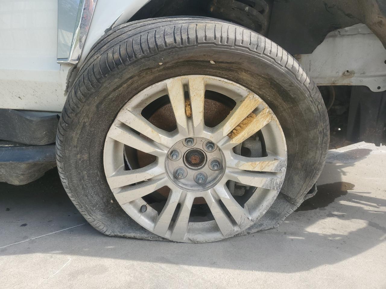 2013 Cadillac Srx Luxury Collection White vin: 3GYFNCE3XDS597568 Damage: Right Front Wheel, Curb Rash, > 12 Inches