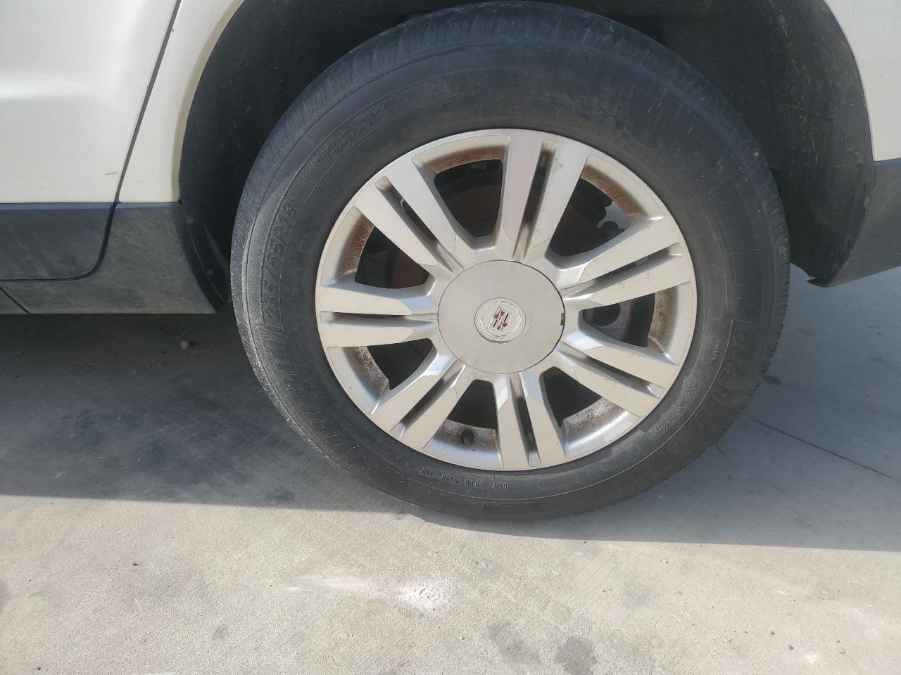 2013 Cadillac Srx Luxury Collection White vin: 3GYFNCE3XDS597568 Damage: Left Rear Wheel, Curb Rash, 2 To 3 Inches