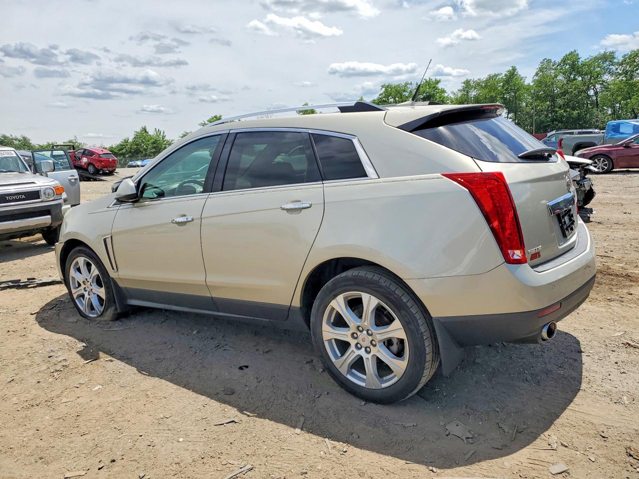 2013 Cadillac Srx Performance Collection Gold vin: 3GYFNDE37DS552223