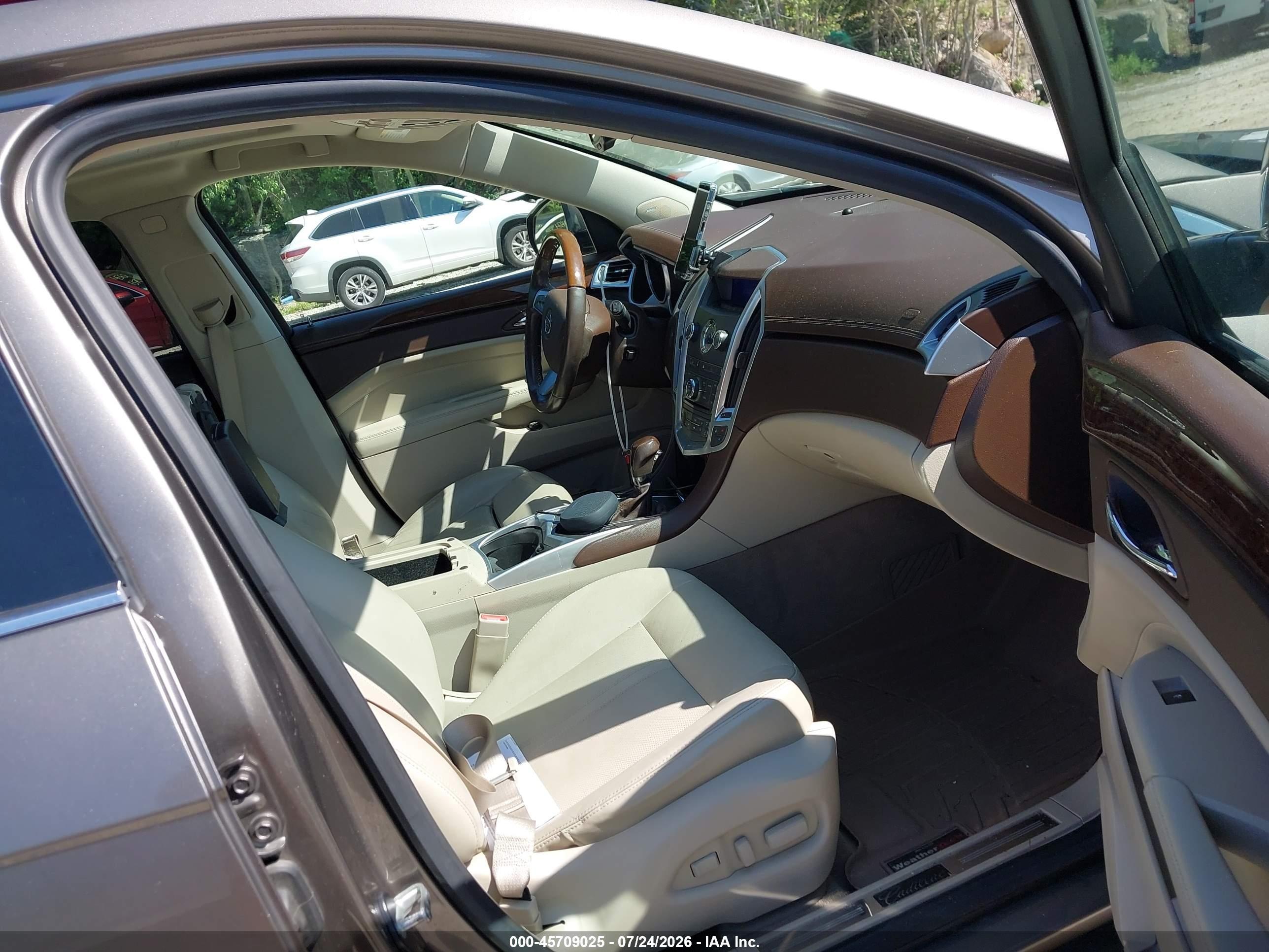 2011 Cadillac Srx Luxury Collection Champagne vin: 3GYFNDEY3BS630845