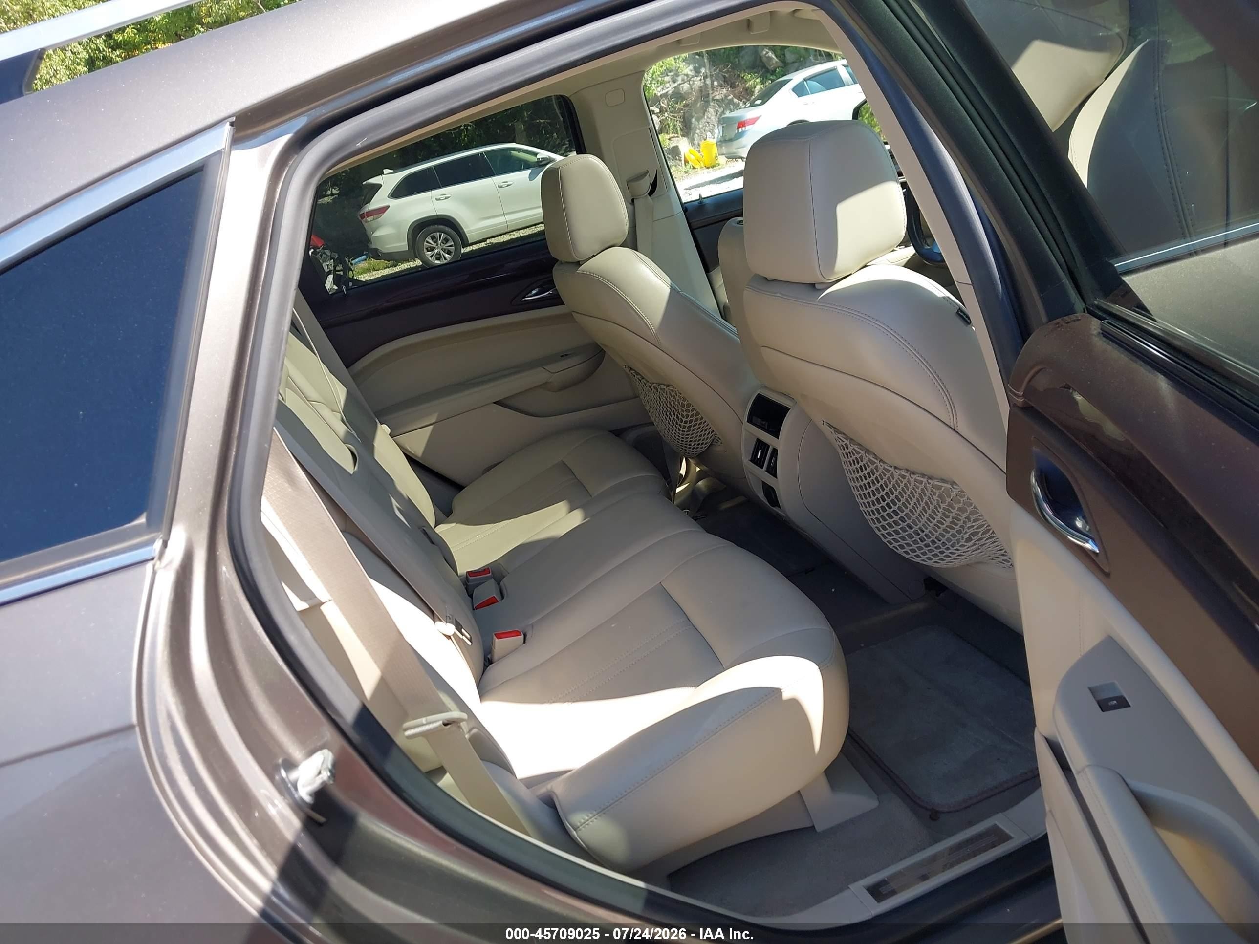 2011 Cadillac Srx Luxury Collection Champagne vin: 3GYFNDEY3BS630845
