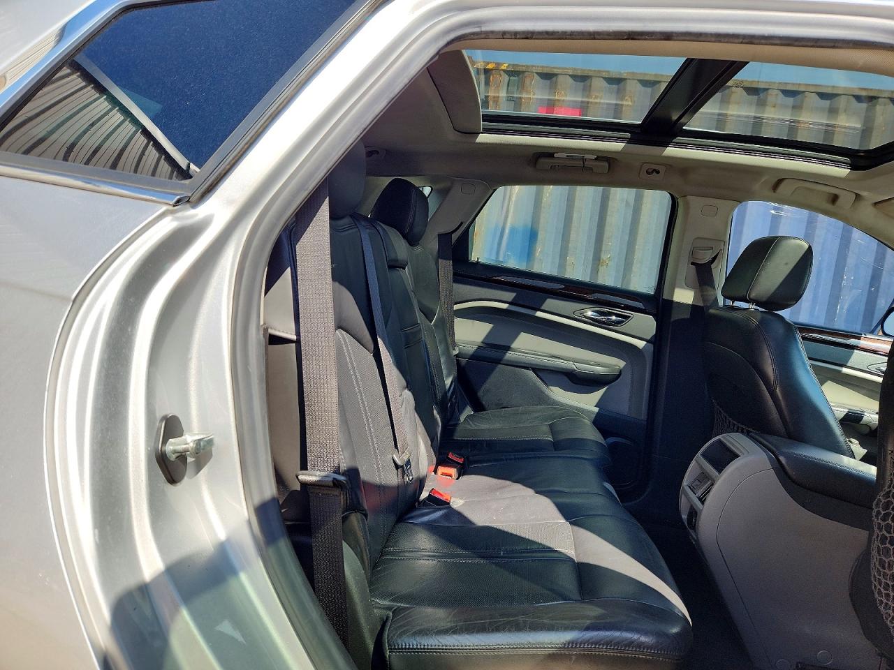 2011 Cadillac Srx Luxury Collection Silver vin: 3GYFNDEY9BS638948