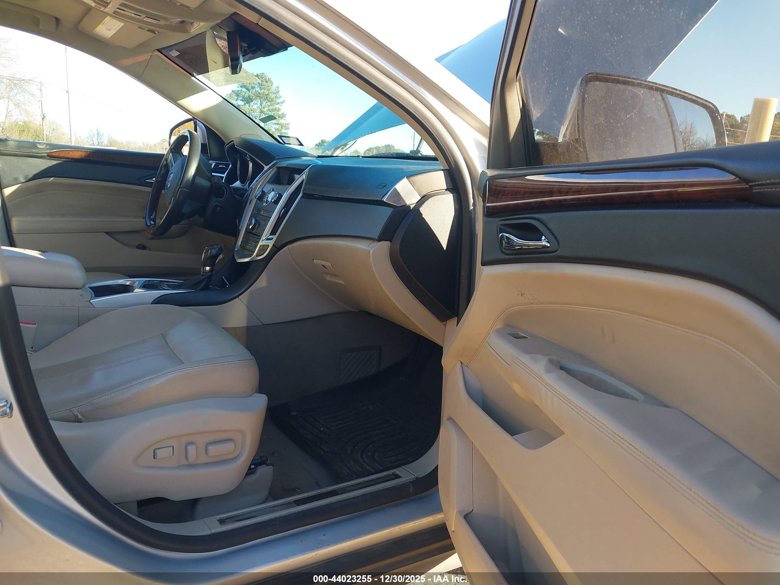 2011 Cadillac Srx Luxury Collection Silver vin: 3GYFNDEY9BS656155