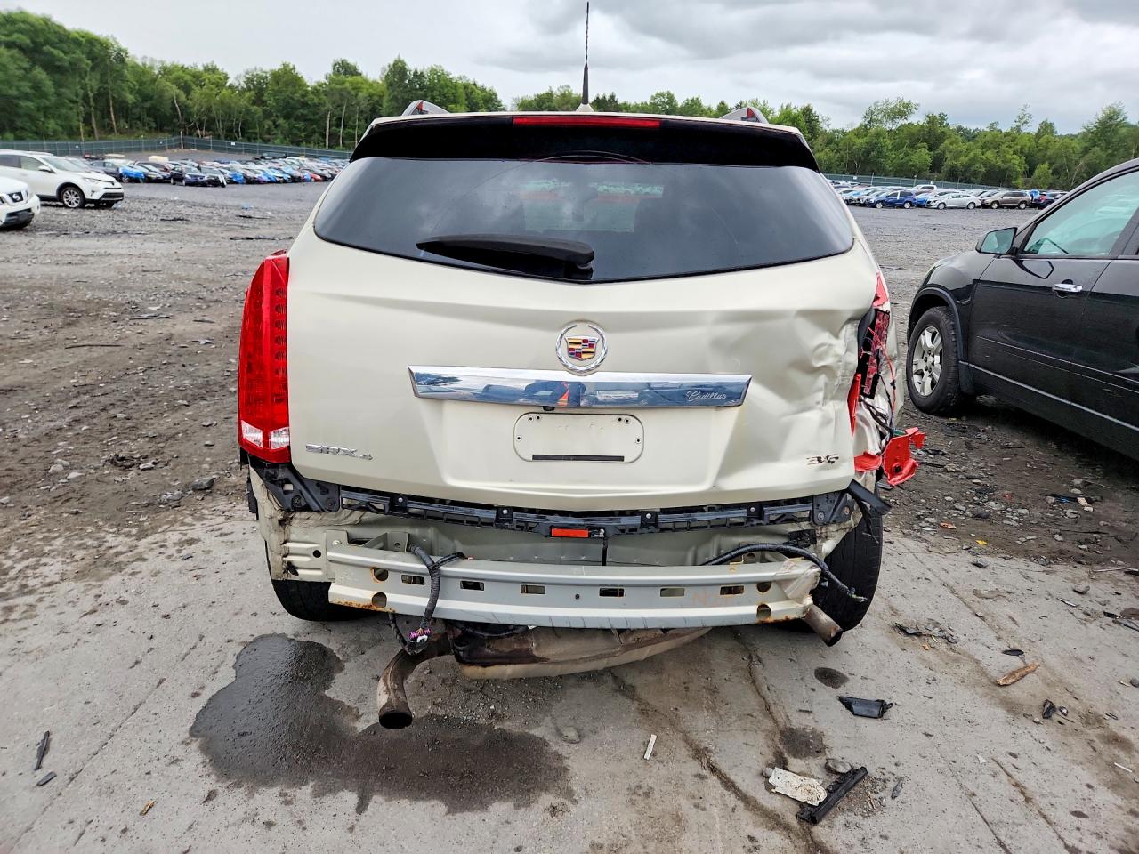 2014 Cadillac Srx Luxury Collection Gold vin: 3GYFNEE30ES685252