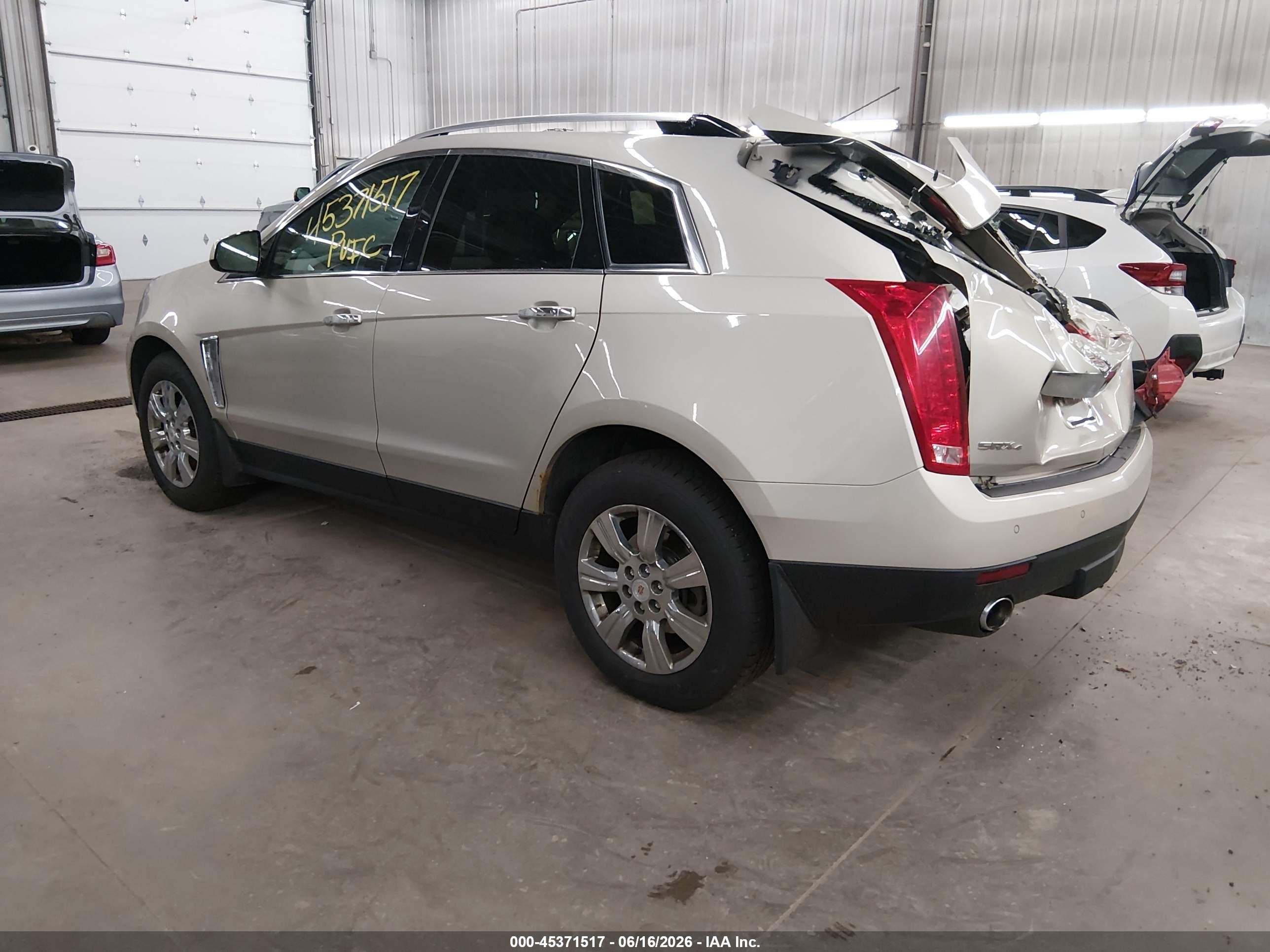 2015 Cadillac Srx Luxury Collection Beige vin: 3GYFNEE32FS617696
