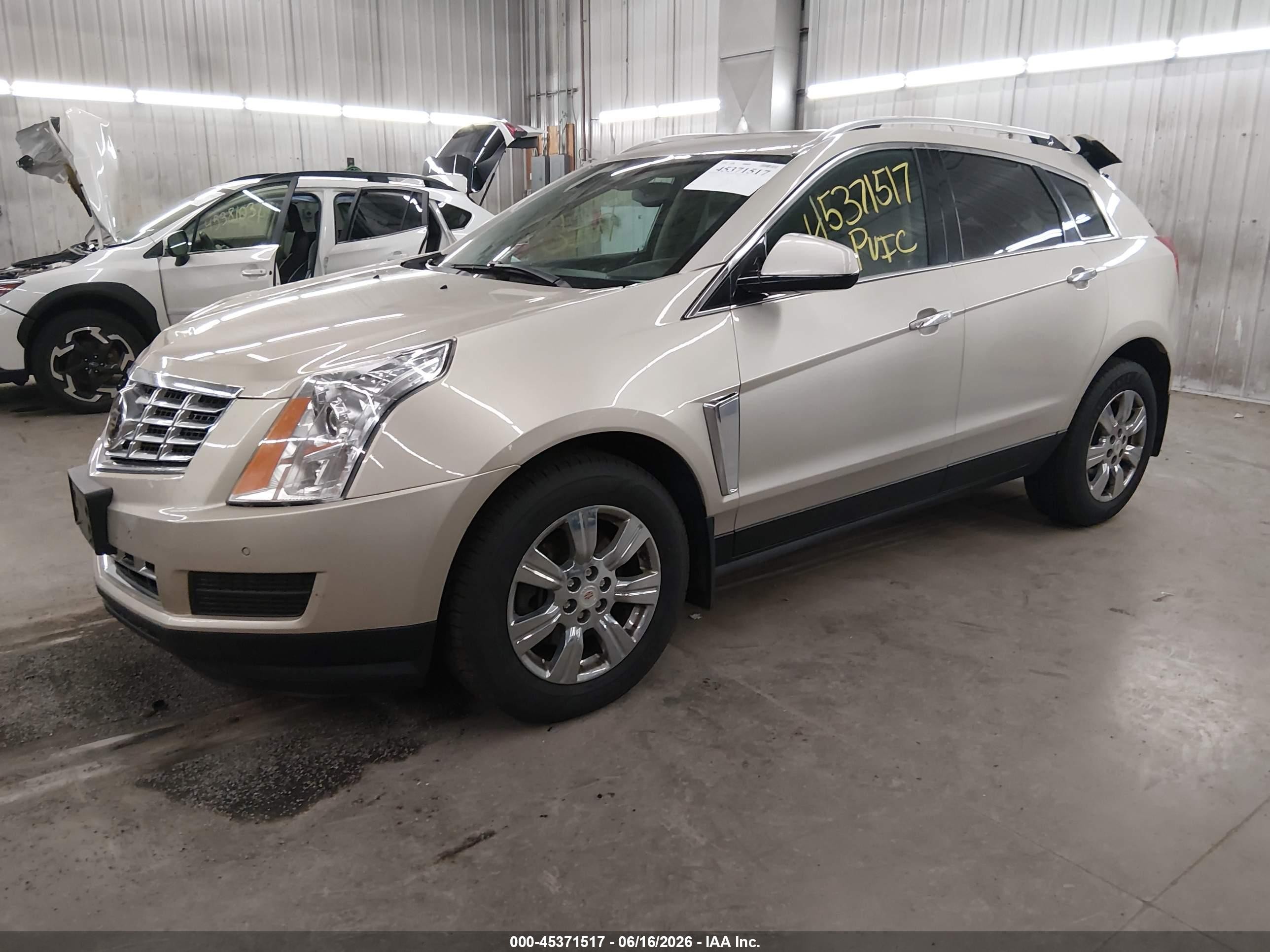2015 Cadillac Srx Luxury Collection Beige vin: 3GYFNEE32FS617696