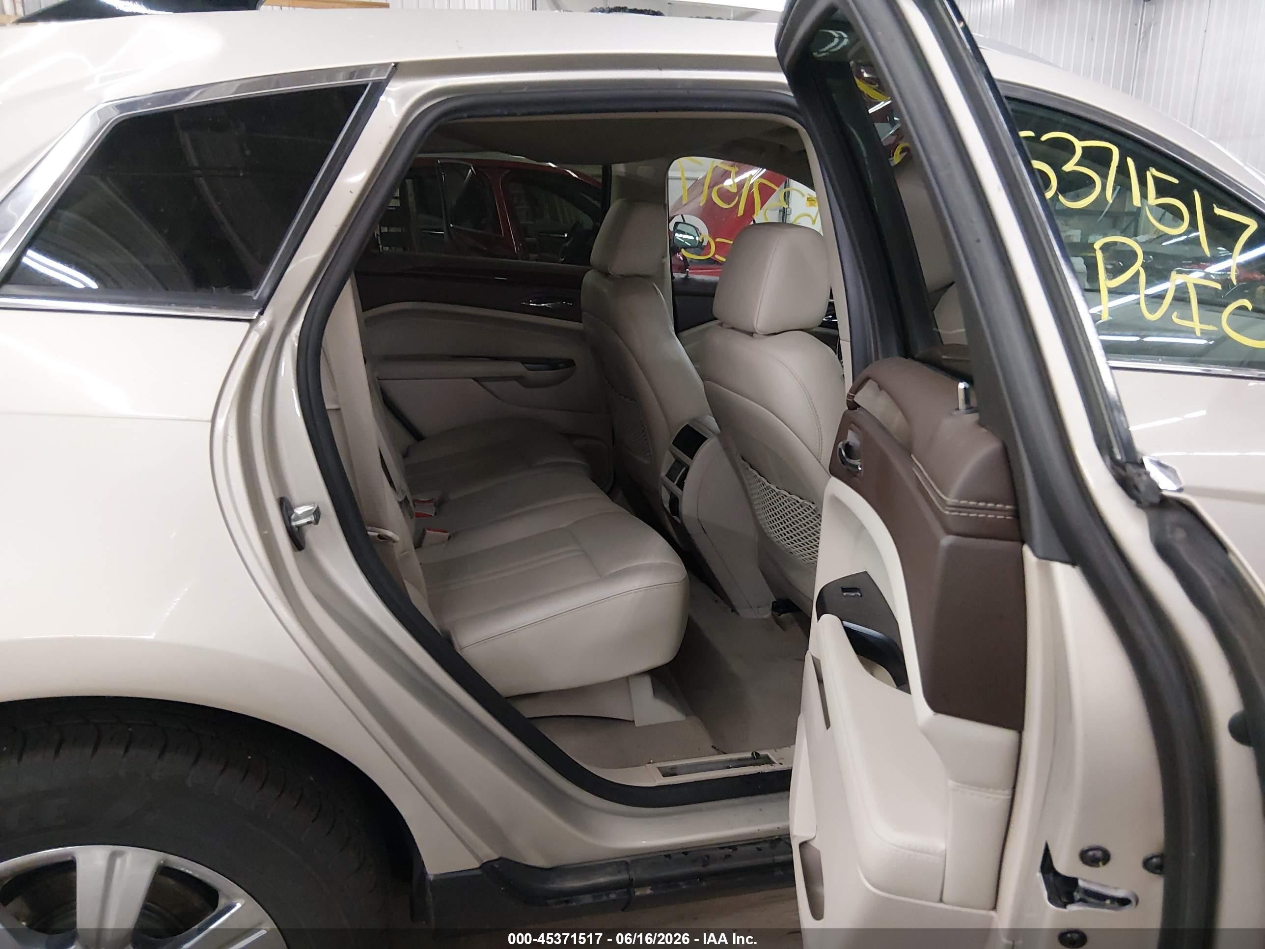 2015 Cadillac Srx Luxury Collection Beige vin: 3GYFNEE32FS617696