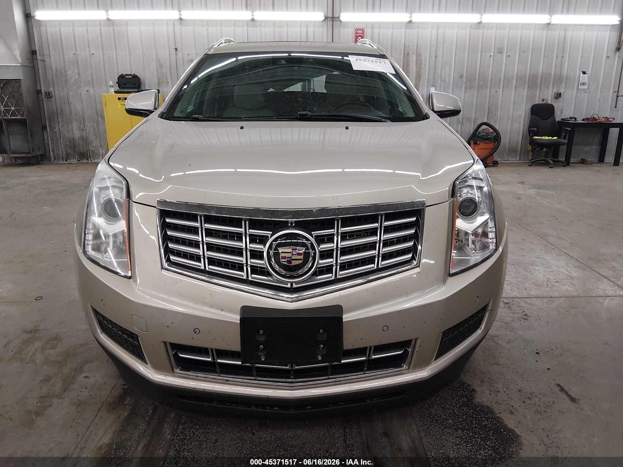 2015 Cadillac Srx Luxury Collection Beige vin: 3GYFNEE32FS617696