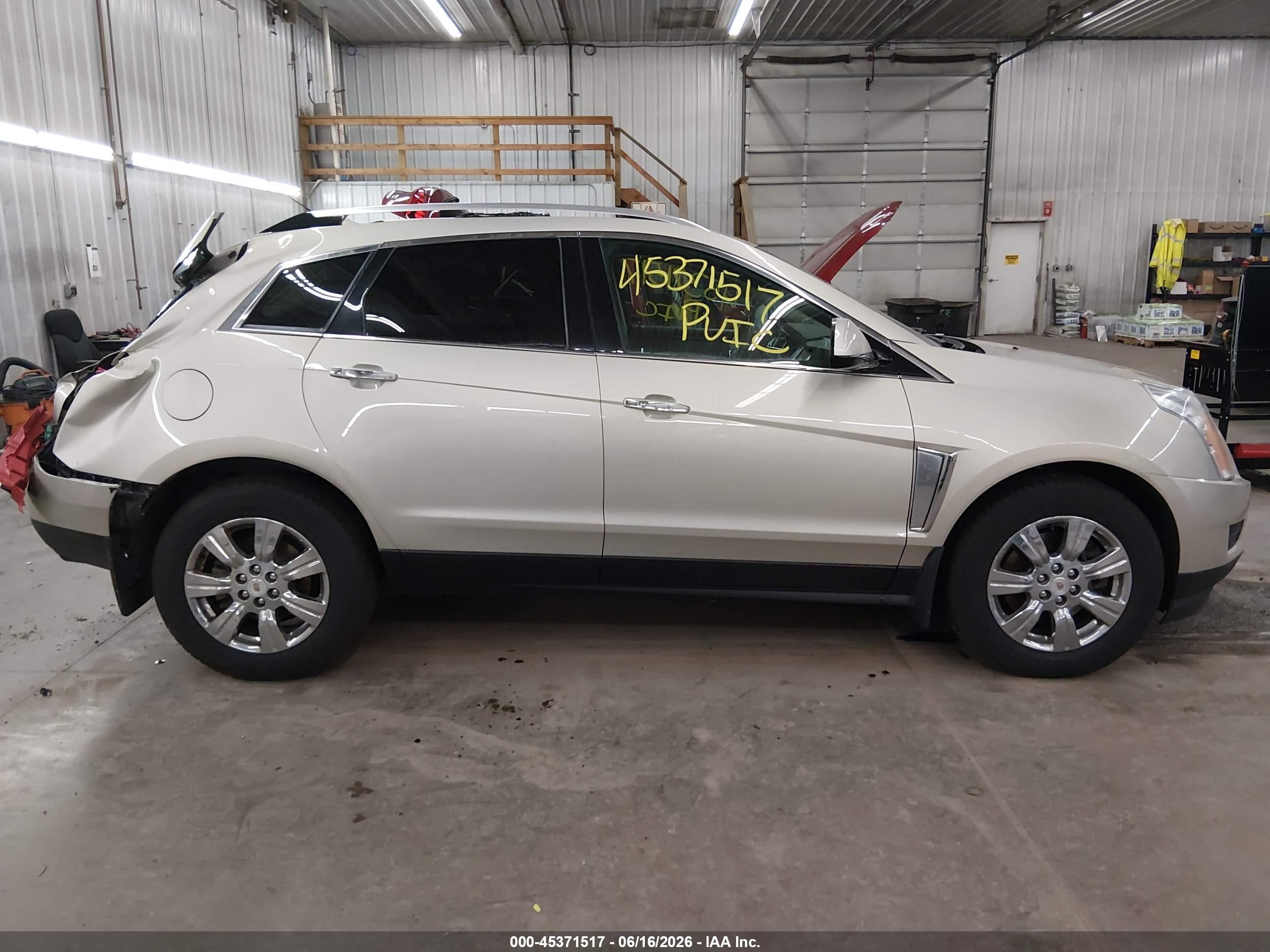 2015 Cadillac Srx Luxury Collection Beige vin: 3GYFNEE32FS617696