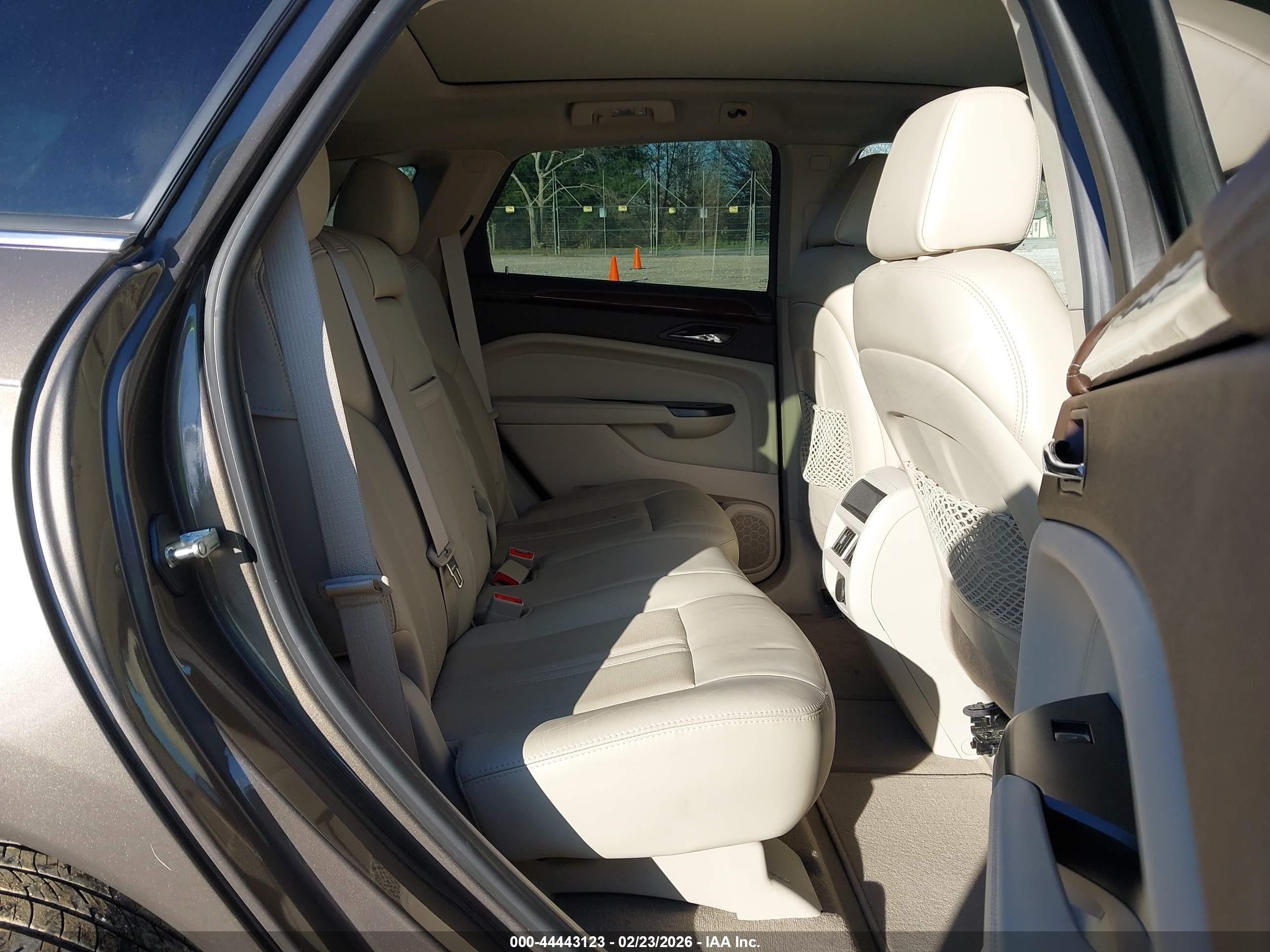 2014 Cadillac Srx Luxury Collection Gray vin: 3GYFNEE35ES597586