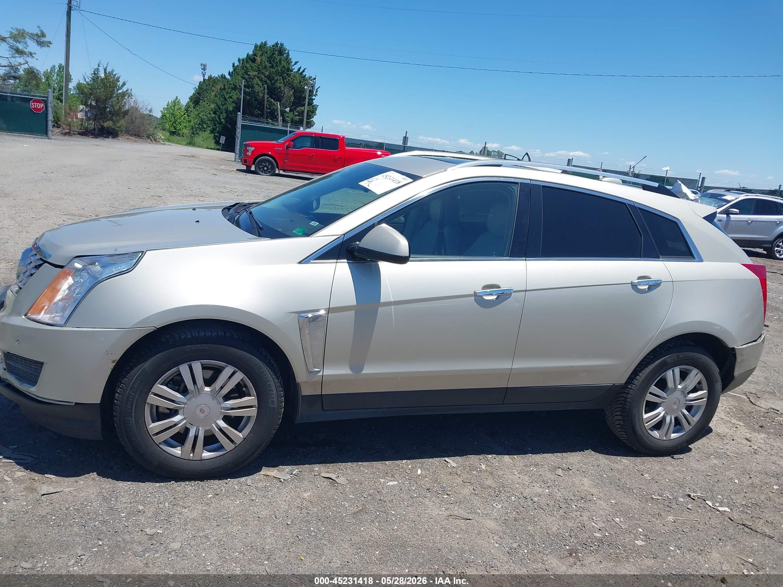 2015 Cadillac Srx Luxury Collection Beige vin: 3GYFNEE38FS566897