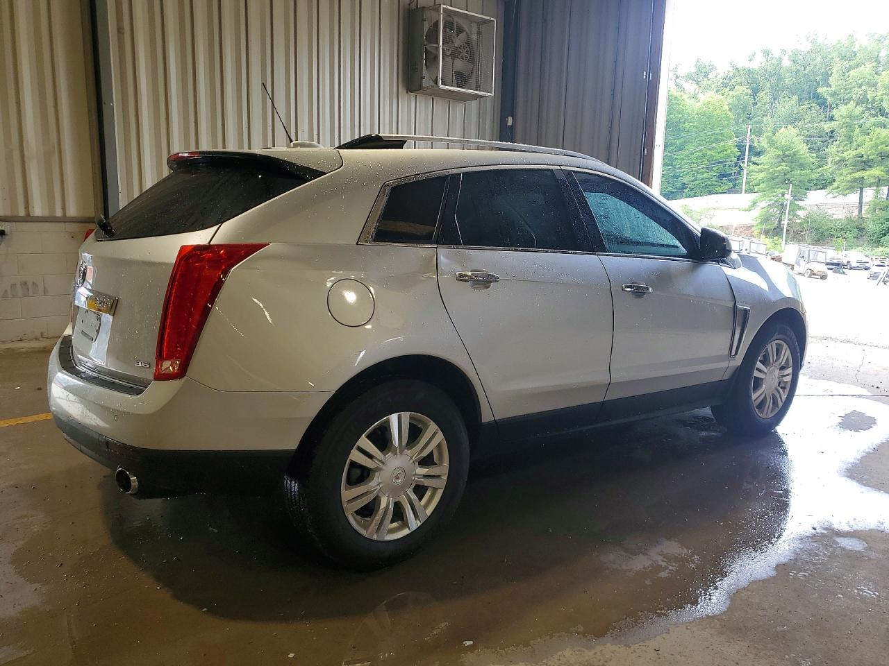 2015 Cadillac Srx Серебряный vin: 3GYFNEE39FS554290