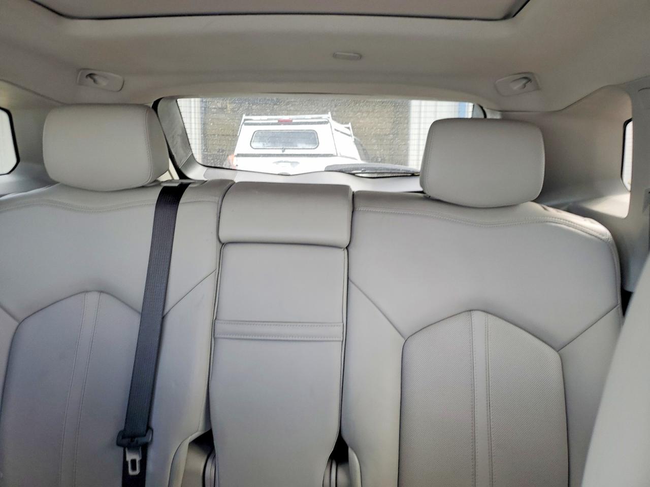 2015 Cadillac Srx Luxury Collection Silver vin: 3GYFNEE3XFS594443