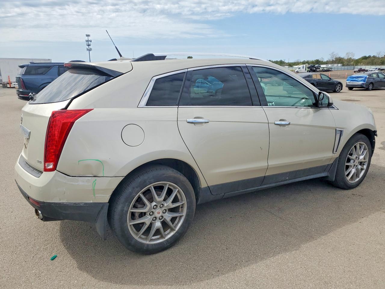 2014 Cadillac Srx Performance Collection Cream vin: 3GYFNFE34ES518849