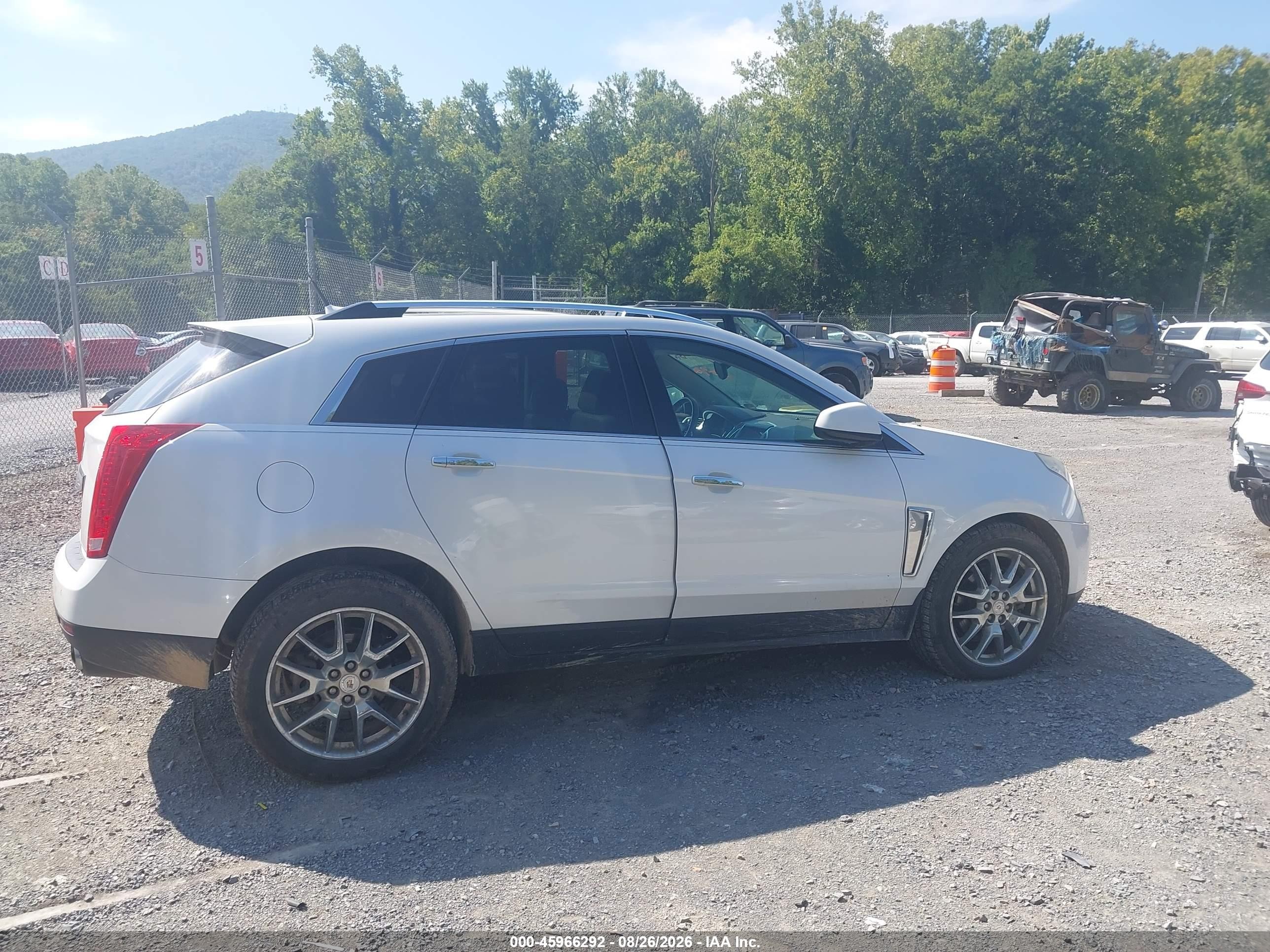 2014 Cadillac Srx Premium Collection White vin: 3GYFNGE3XES561808