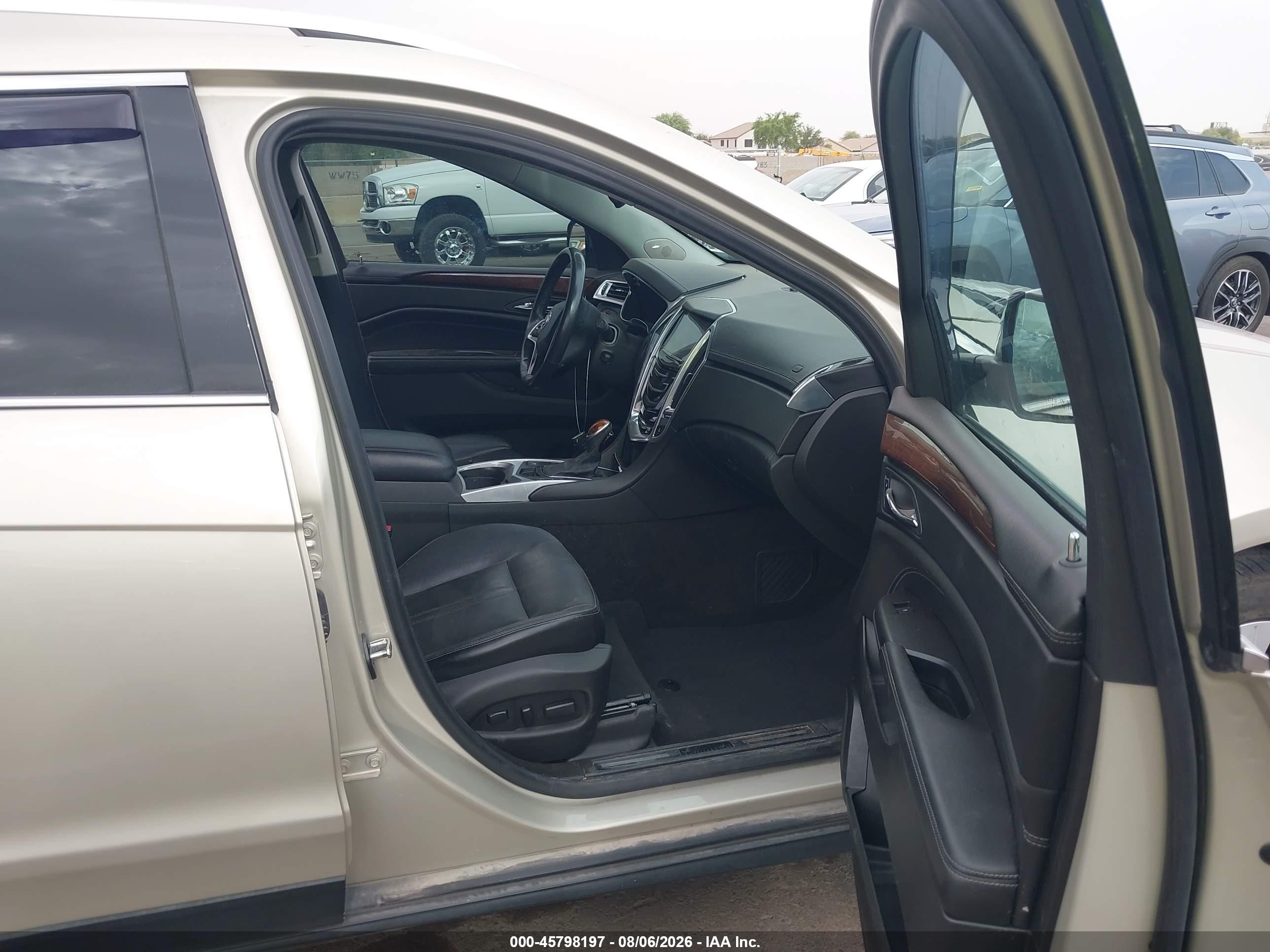 2013 Cadillac Srx Performance Collection Champagne vin: 3GYFNHE35DS579900