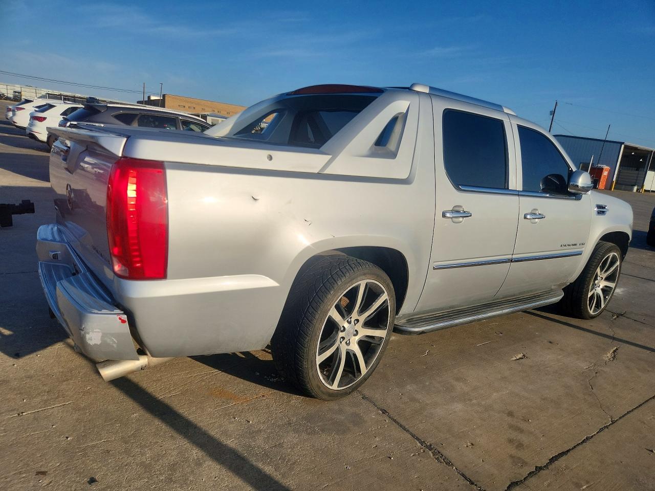 2011 Cadillac Escalade Ext Luxury Silver vin: 3GYT4MEF0BG108469