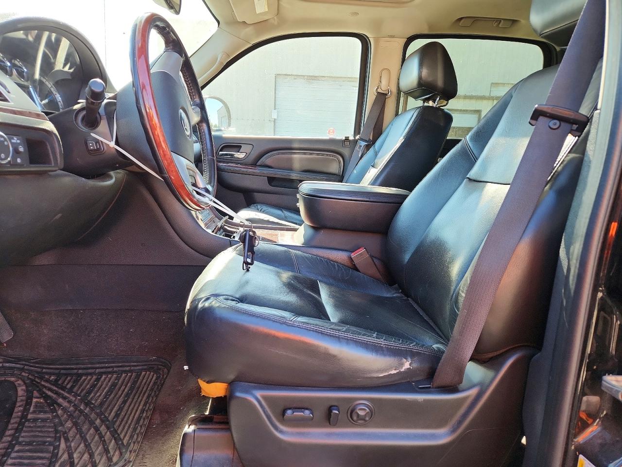 2011 Cadillac Escalade Ext Luxury Black vin: 3GYT4MEF7BG170645