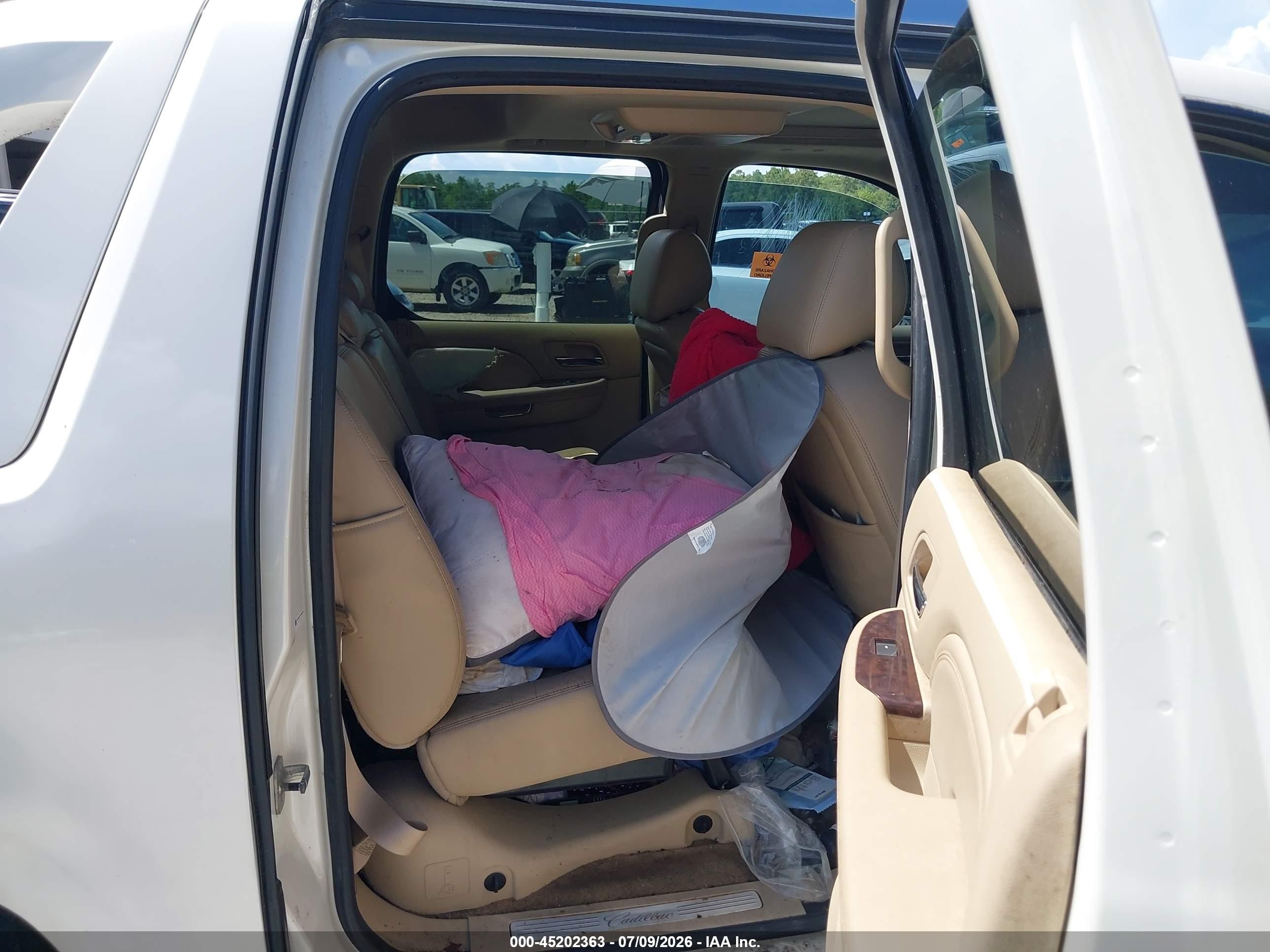 2010 Cadillac Escalade Ext Premium White vin: 3GYVKNEF3AG278697