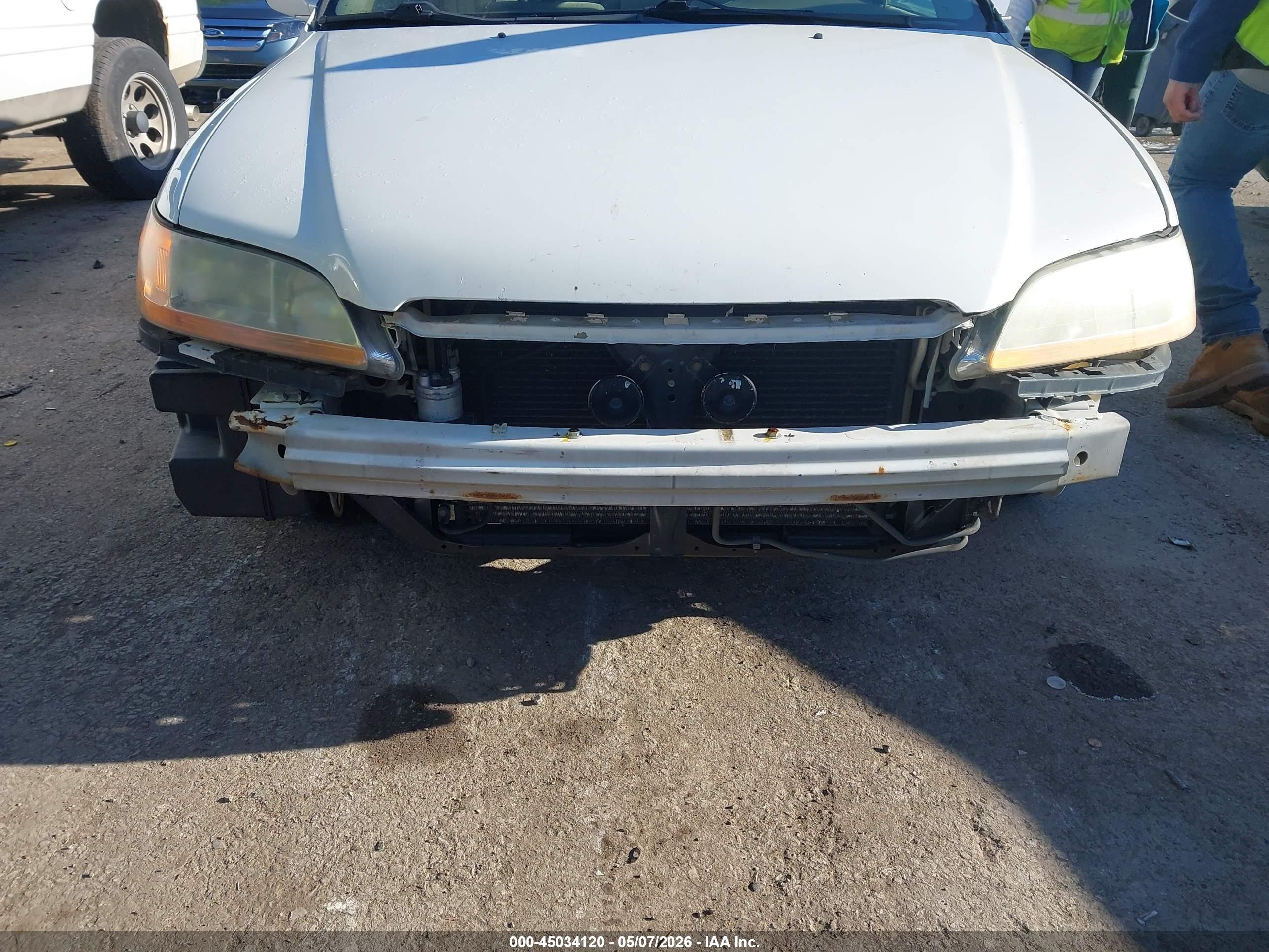 2002 Honda Accord 2.3 Lx Белый vin: 3HGCG56442G701138