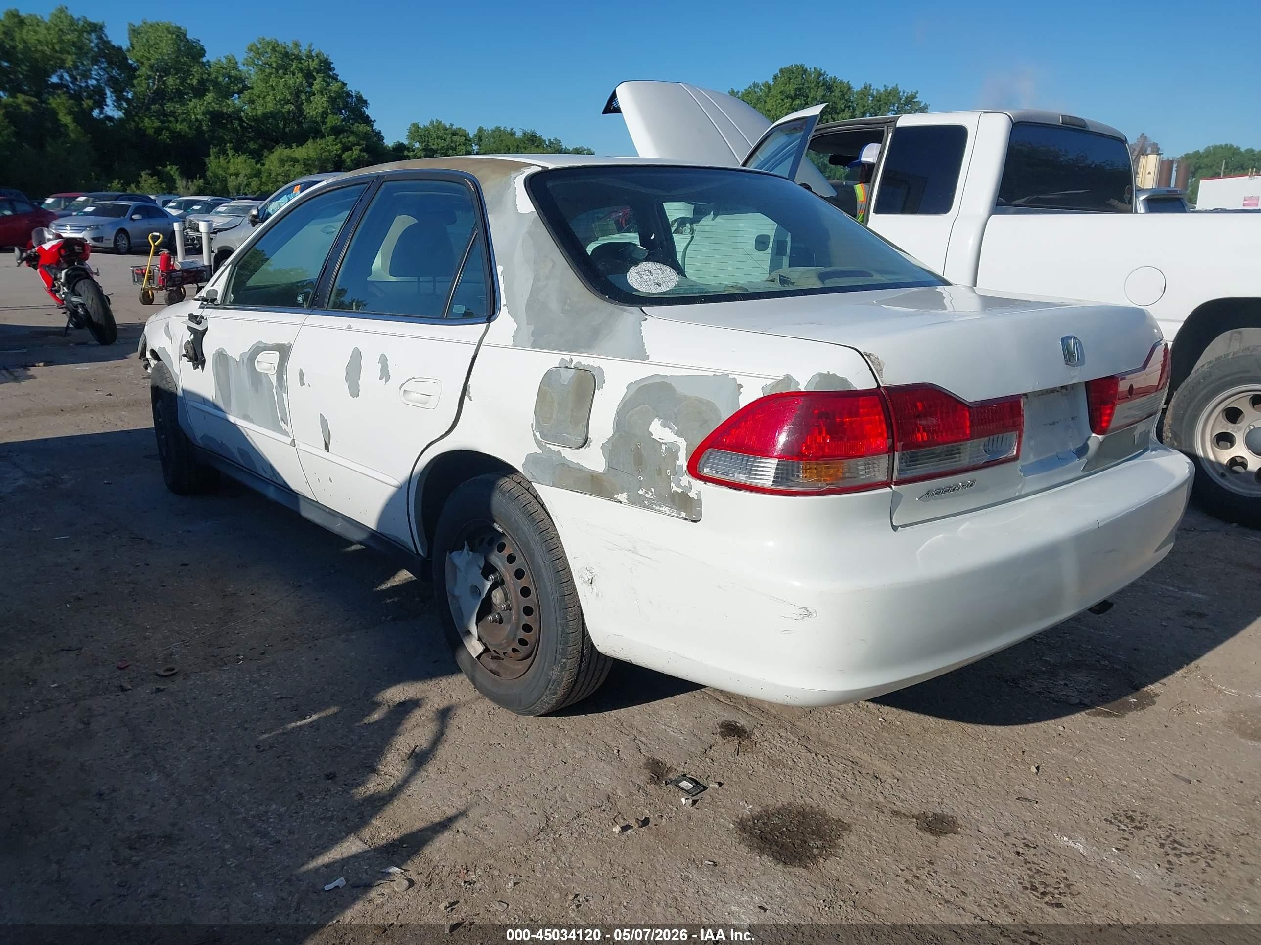 2002 Honda Accord 2.3 Lx Белый vin: 3HGCG56442G701138