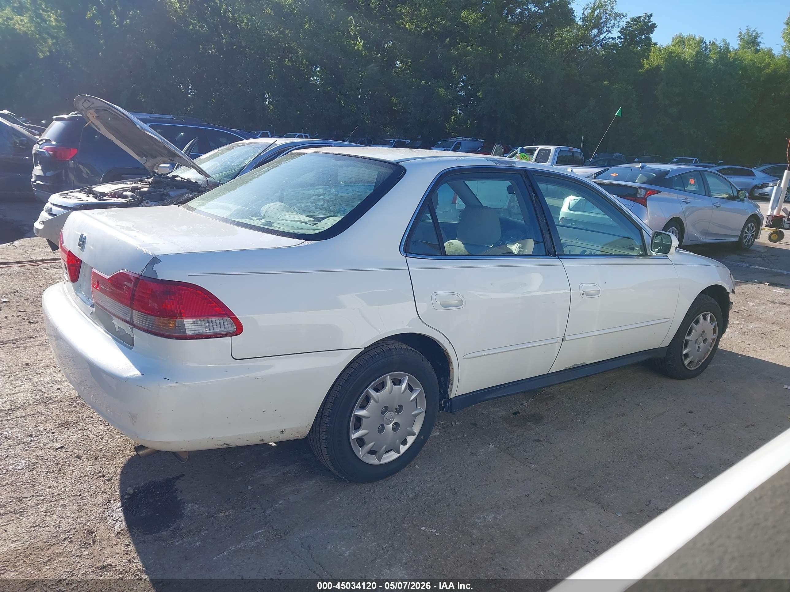 2002 Honda Accord 2.3 Lx Белый vin: 3HGCG56442G701138