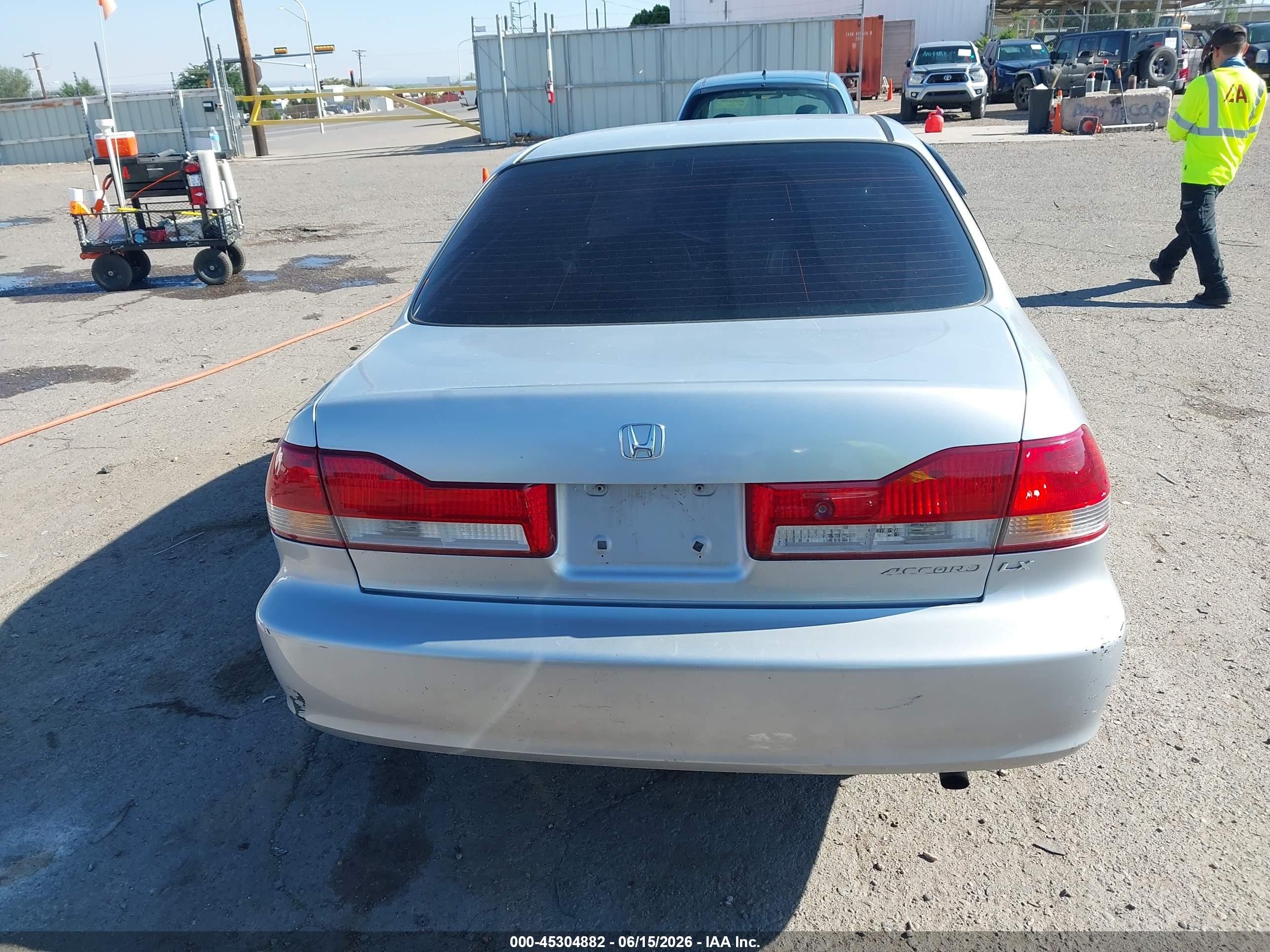 2002 Honda Accord 2.3 Lx Silver vin: 3HGCG56462G706499