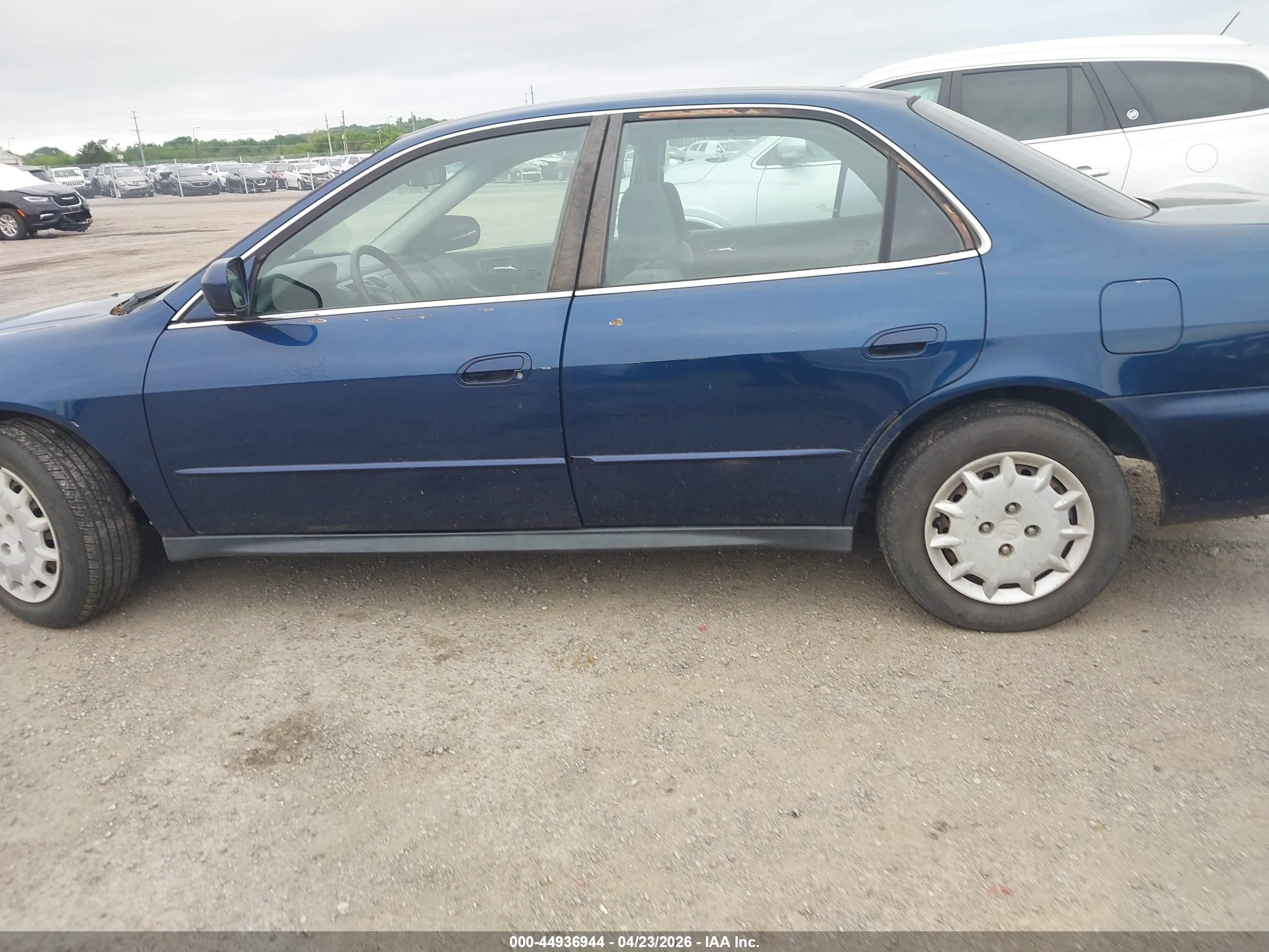 2002 Honda Accord 2.3 Lx Синий vin: 3HGCG56472G700212