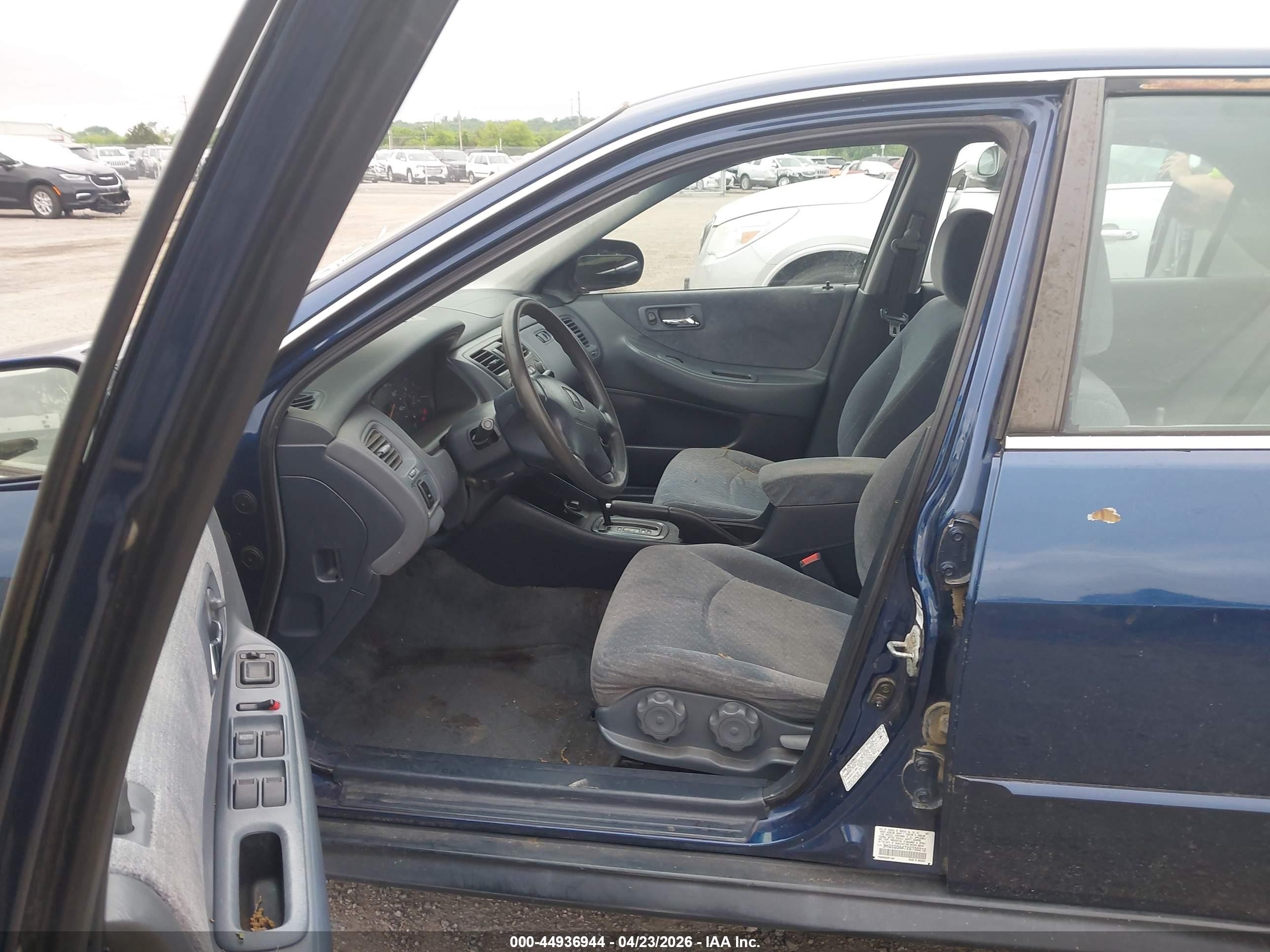 2002 Honda Accord 2.3 Lx Синий vin: 3HGCG56472G700212